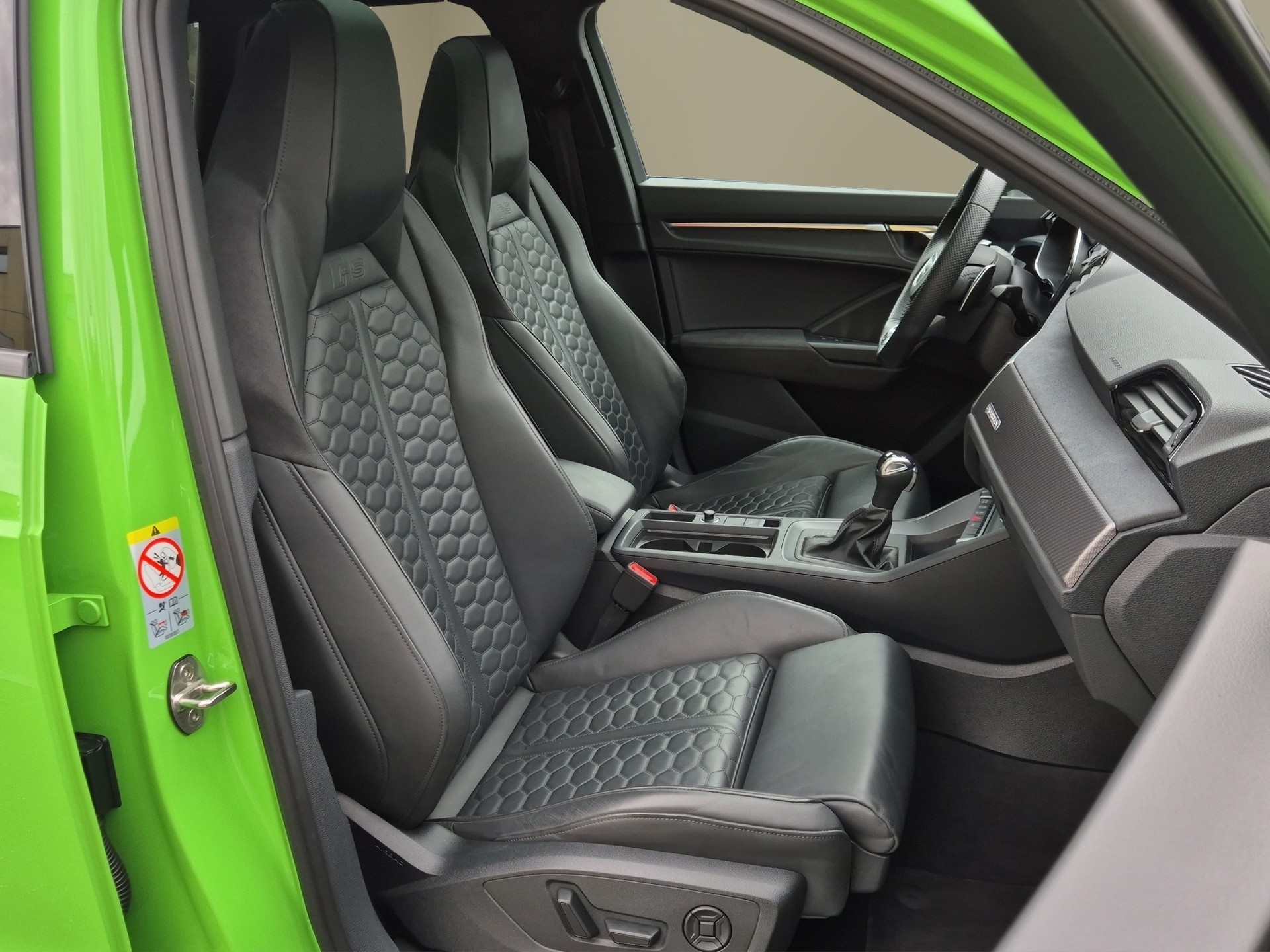 AUDI RS Q3 2.5 TFSI quattro S tronic-image-15