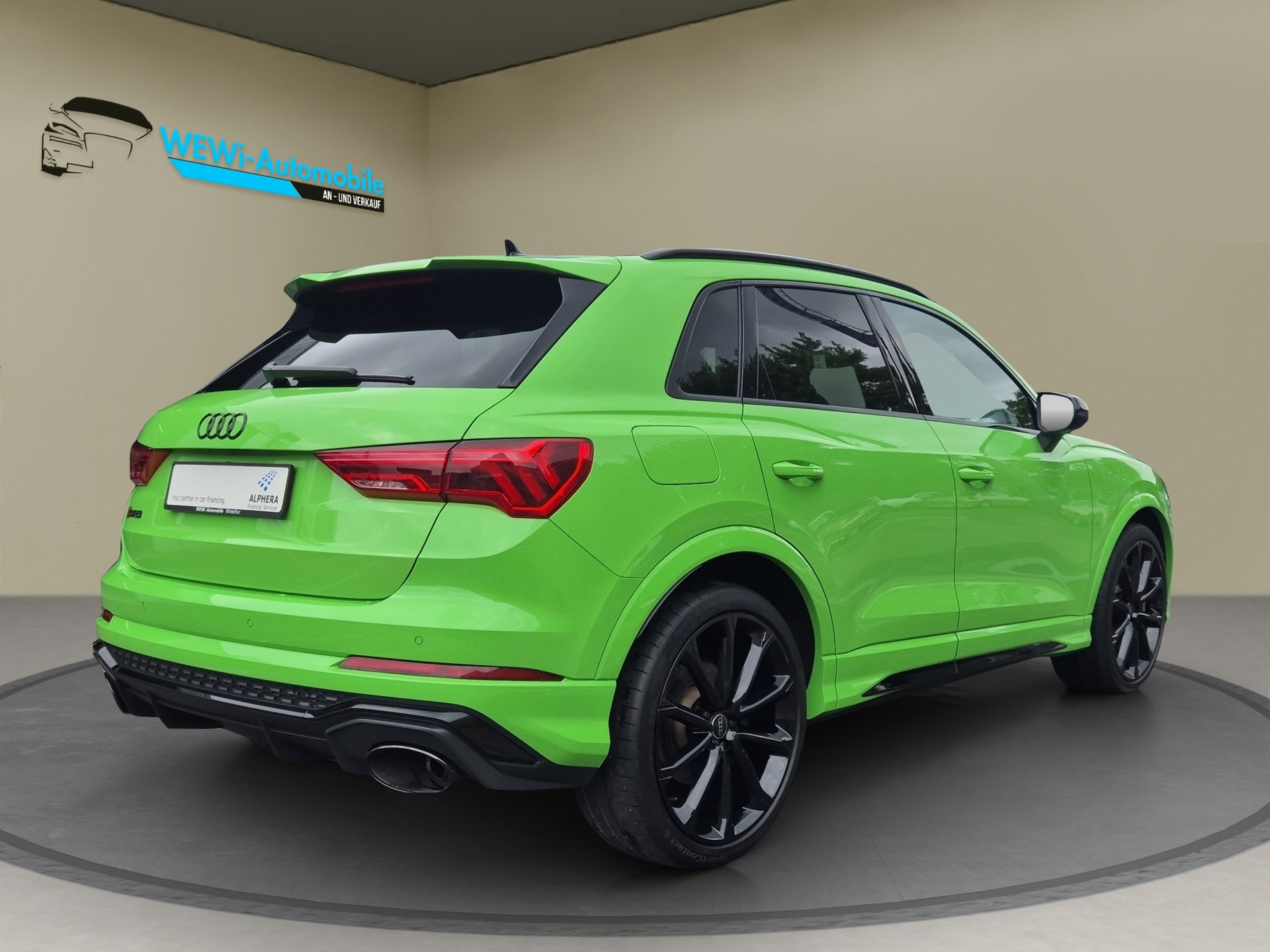 AUDI RS Q3 2.5 TFSI quattro S tronic-image-4