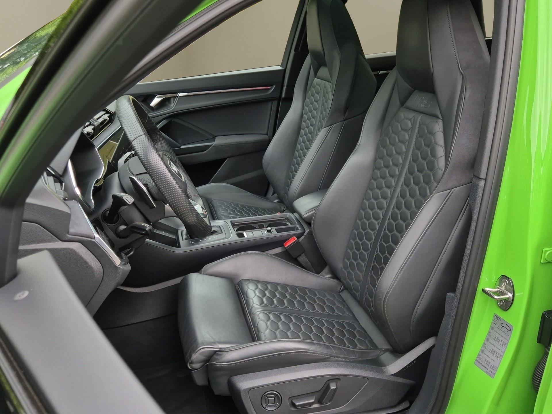 AUDI RS Q3 2.5 TFSI quattro S tronic-image-8