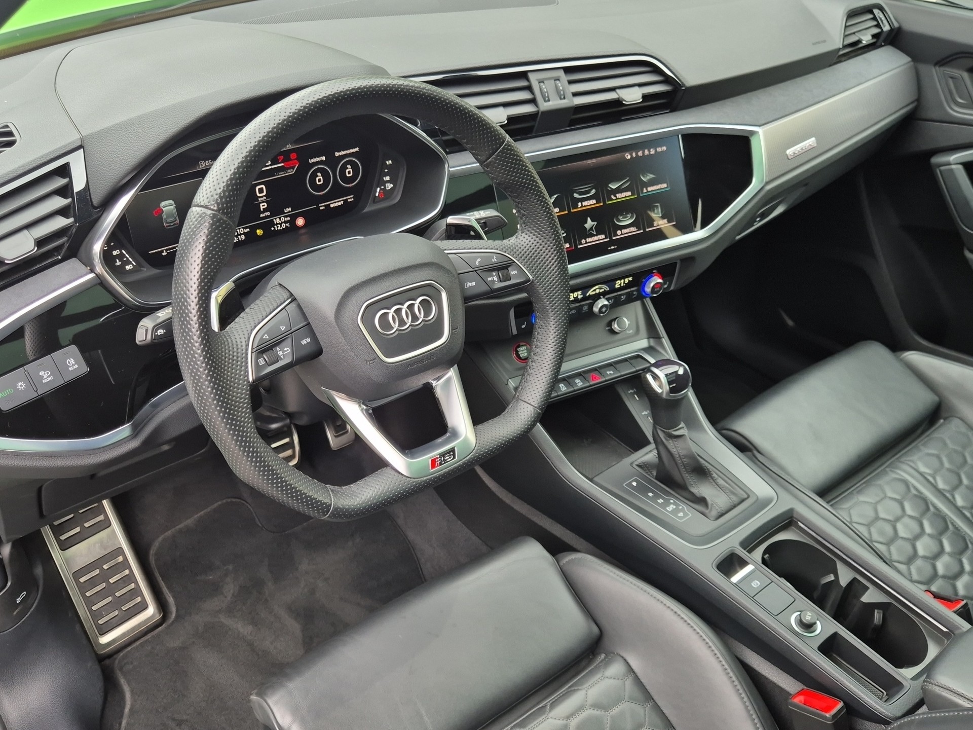 AUDI RS Q3 2.5 TFSI quattro S tronic-image-10