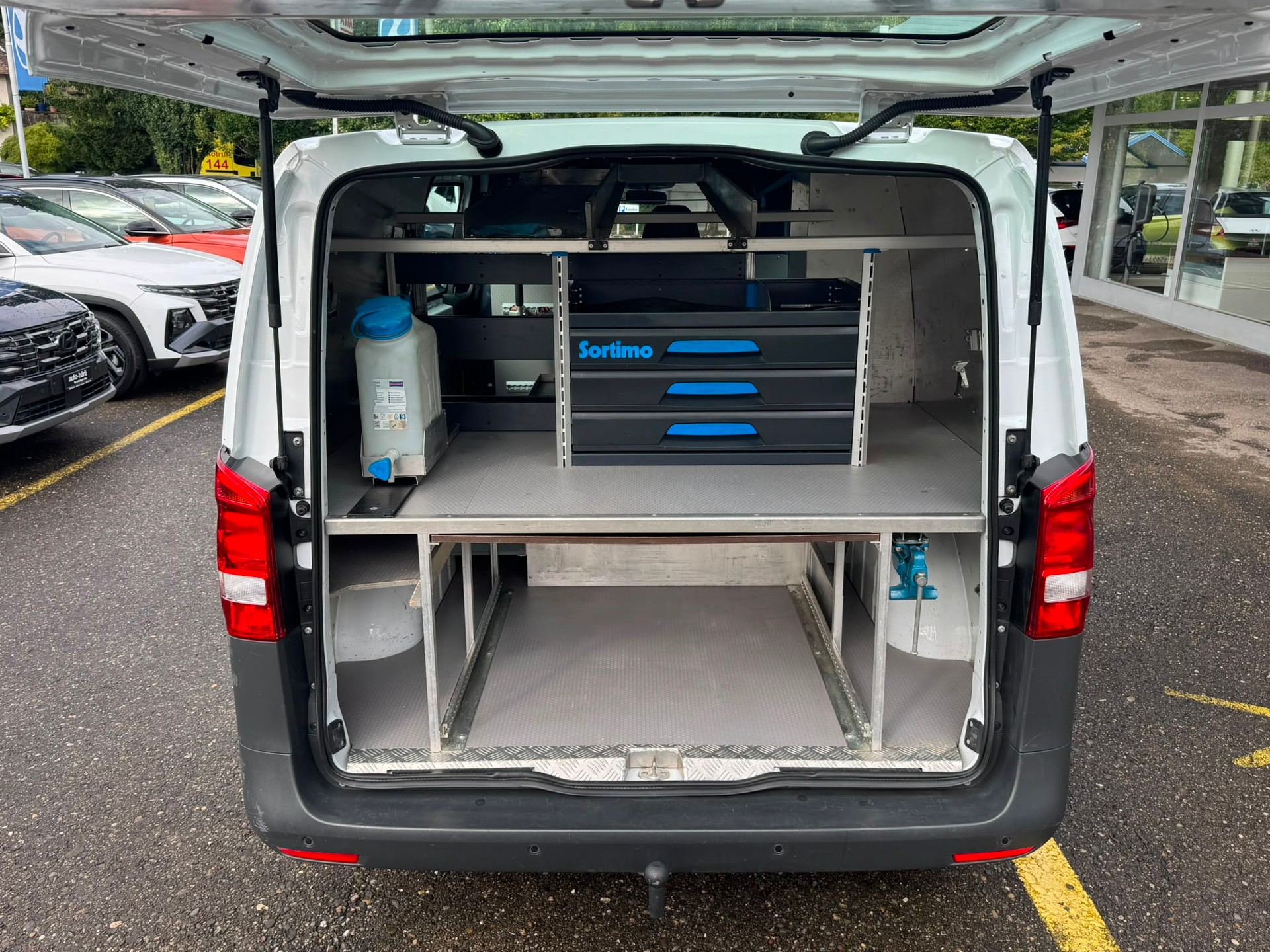 MERCEDES-BENZ Vito 114 CDI Base Extra-Long 9G 4WD-image-16