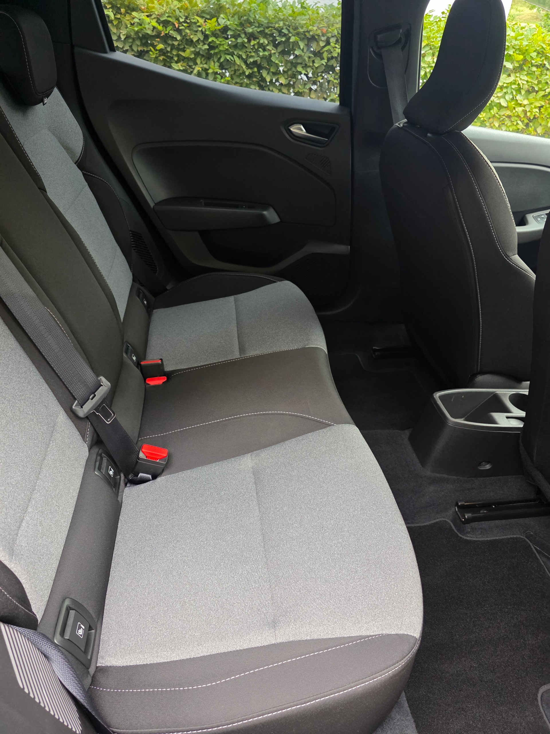 MITSUBISHI COLT 1.6 HEV Invite-image-10