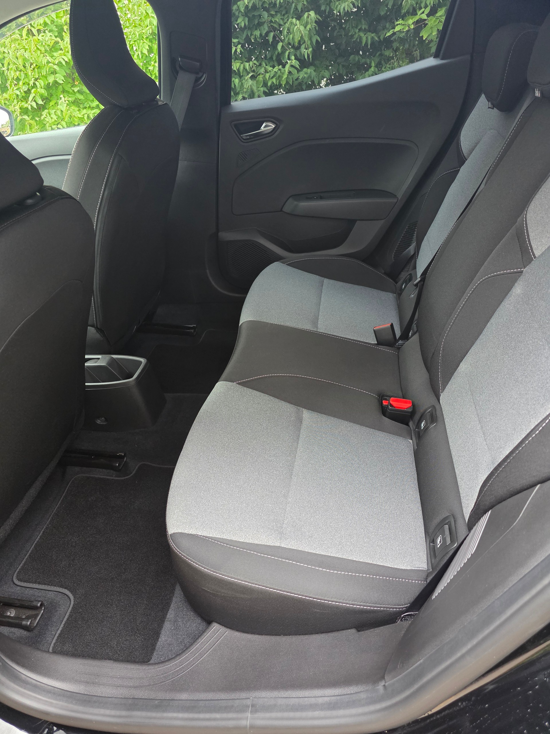 MITSUBISHI COLT 1.6 HEV Invite-image-11