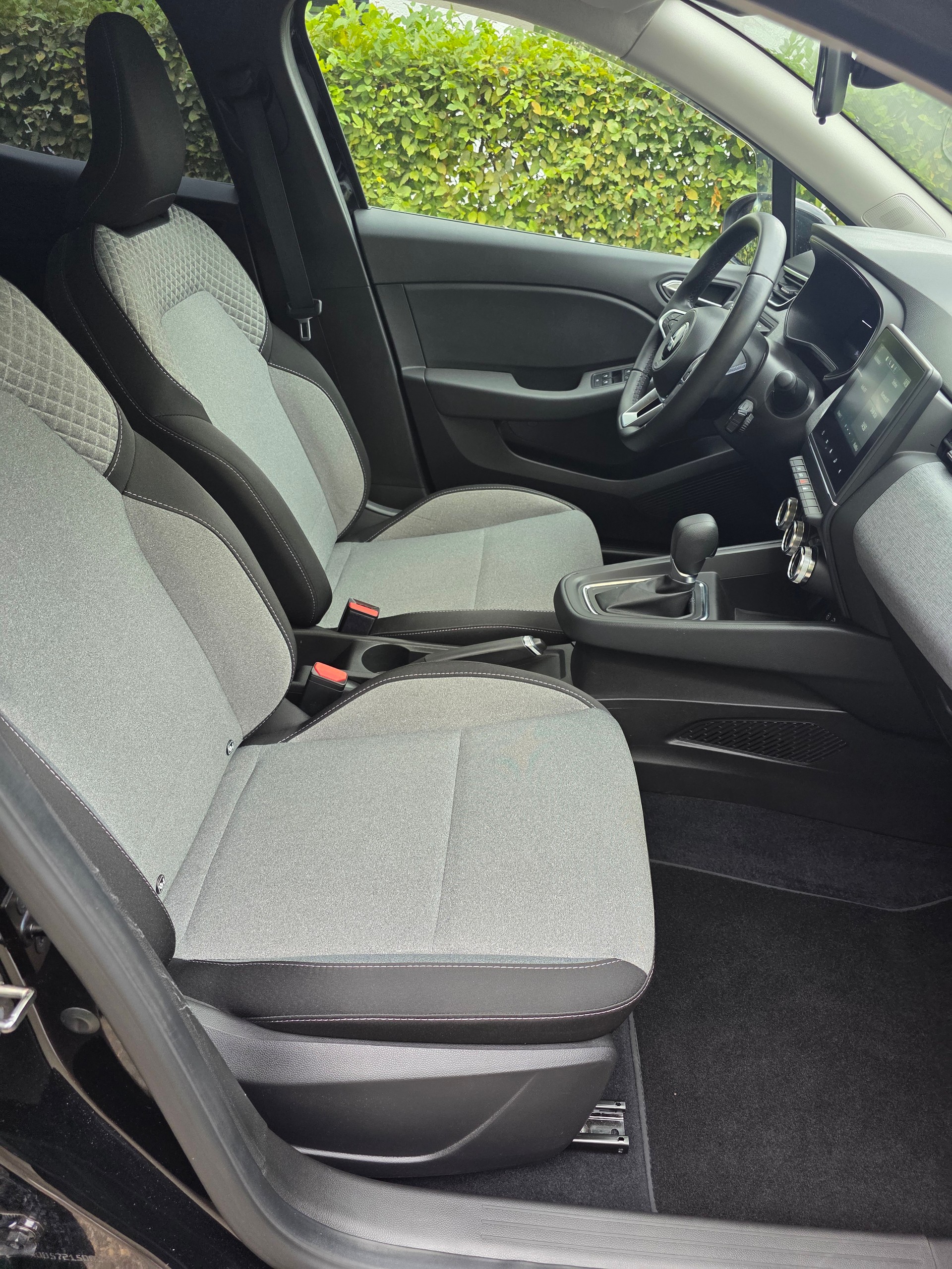 MITSUBISHI COLT 1.6 HEV Invite-image-9