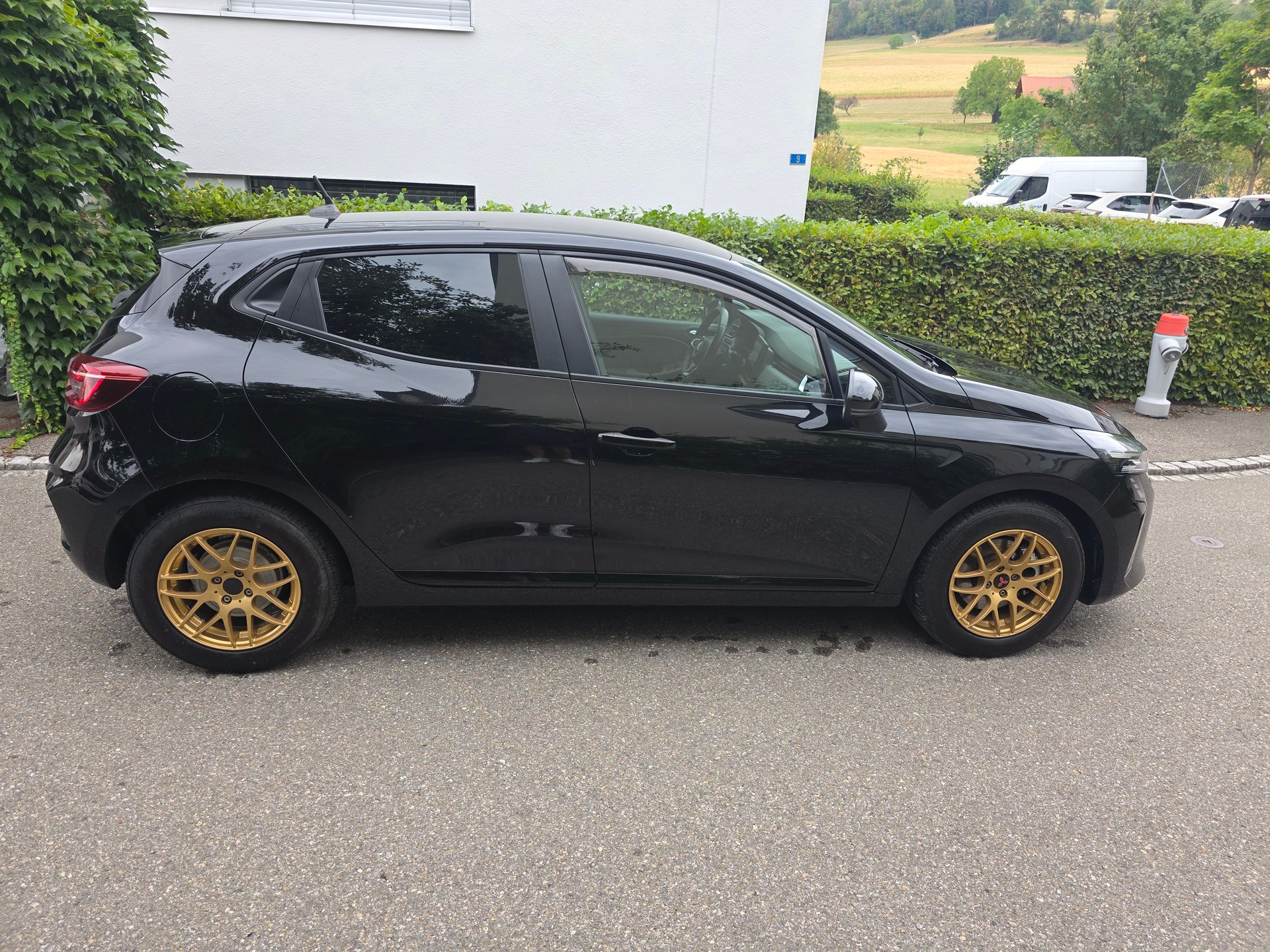 MITSUBISHI COLT 1.6 HEV Invite-image-3