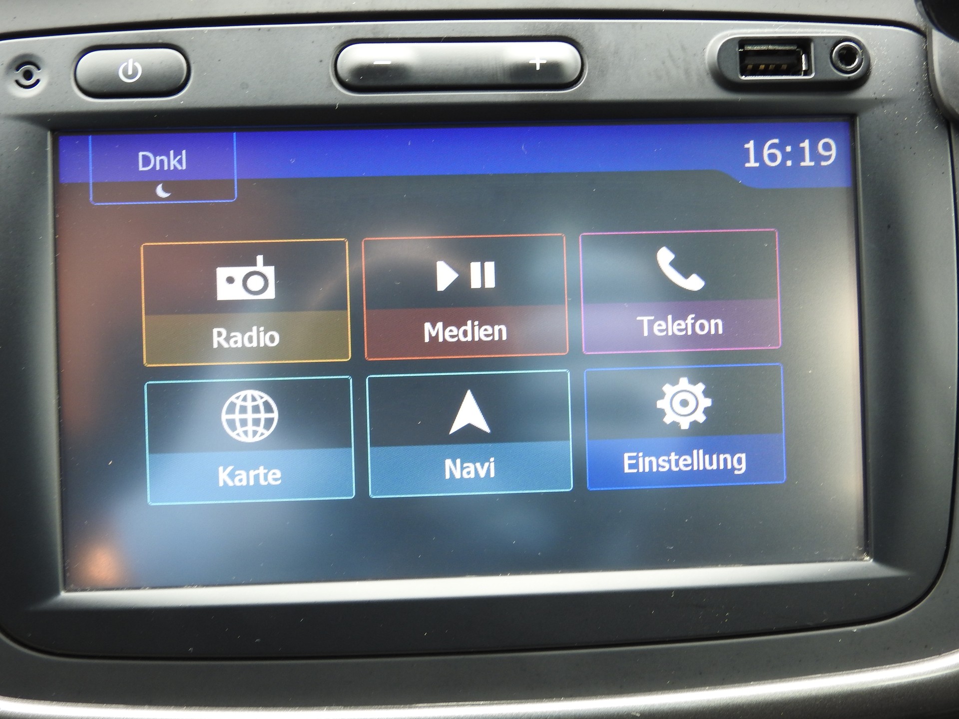 DACIA Logan MCV 0.9 Essential-image-27