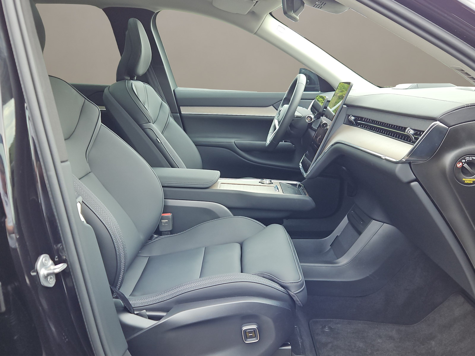 VOLVO EX90 Twin Plus AWD-image-12