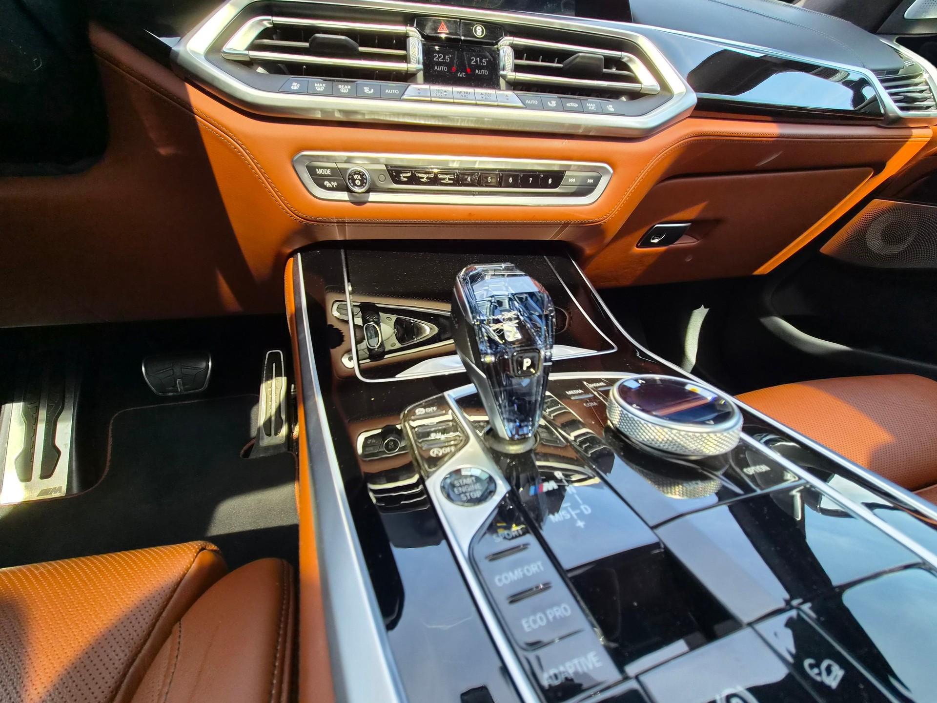 BMW X5 xDrive M50i Steptronic-image-18