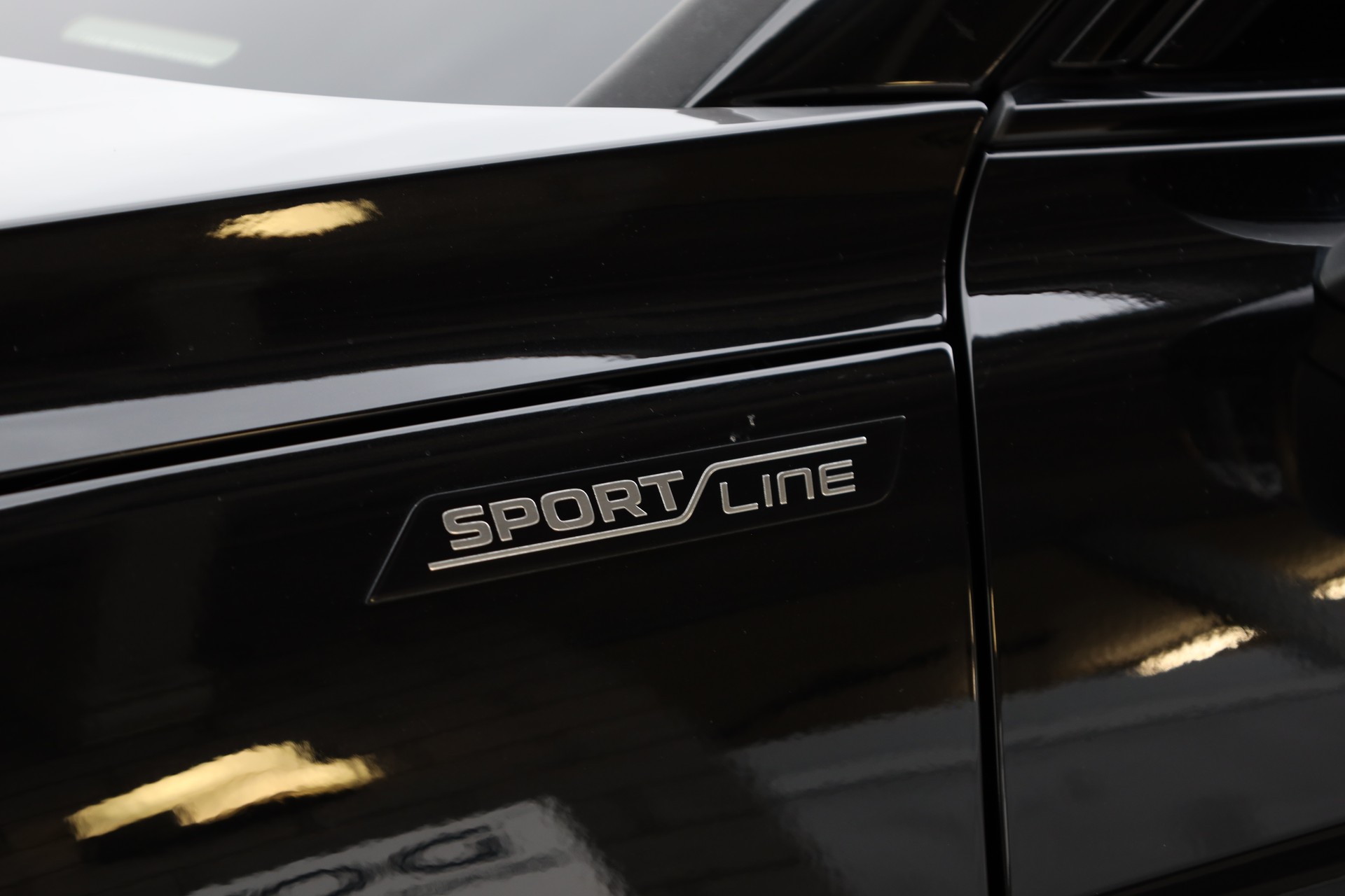 SKODA Superb Combi 2.0 TDi Sportline 4x4 DSG-image-29