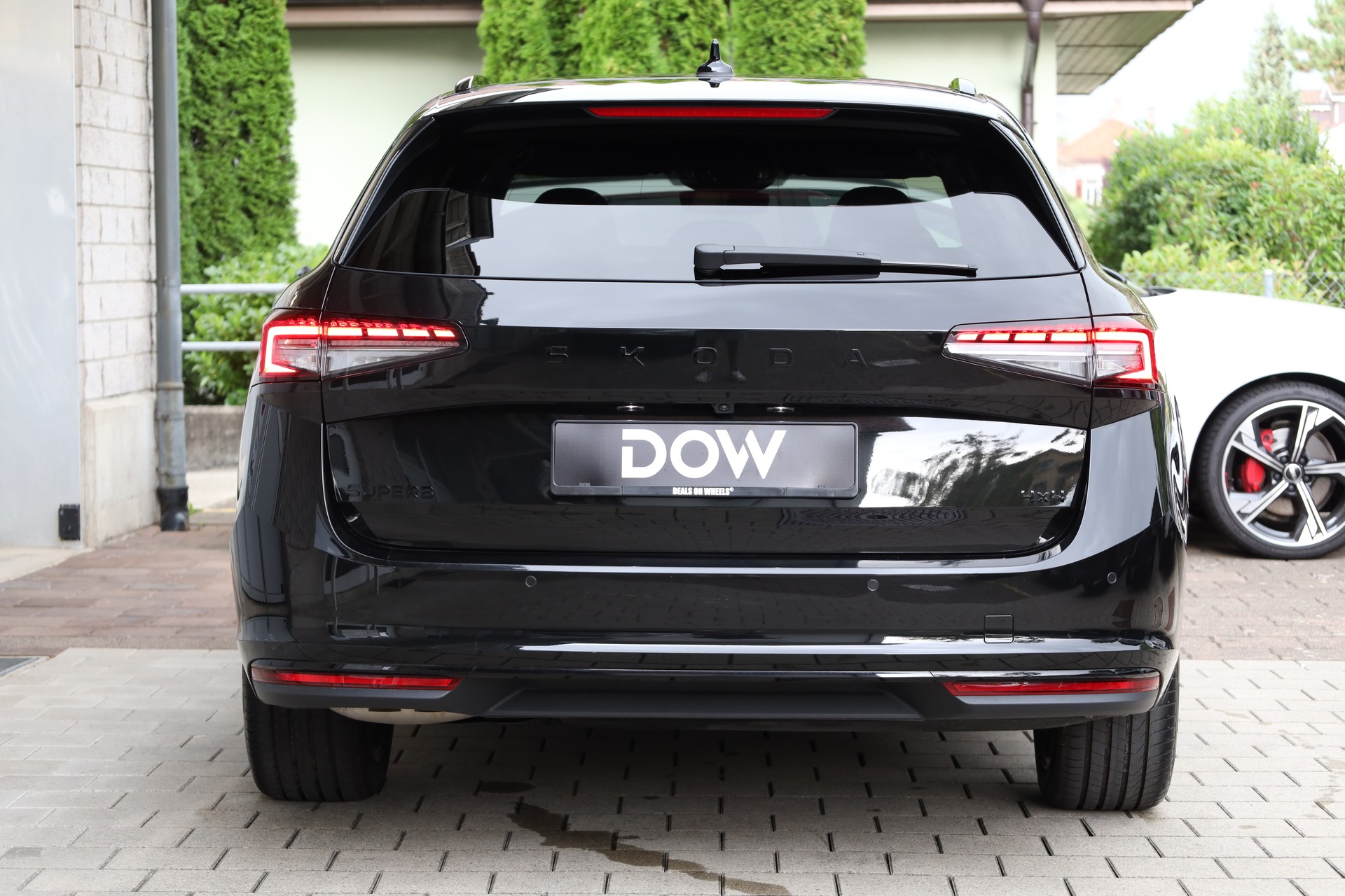 SKODA Superb Combi 2.0 TDi Sportline 4x4 DSG-image-6