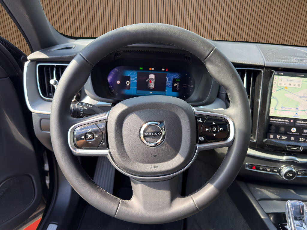 VOLVO XC60 2.0 T6 TE Ultra Black Edition eAWD-image-14