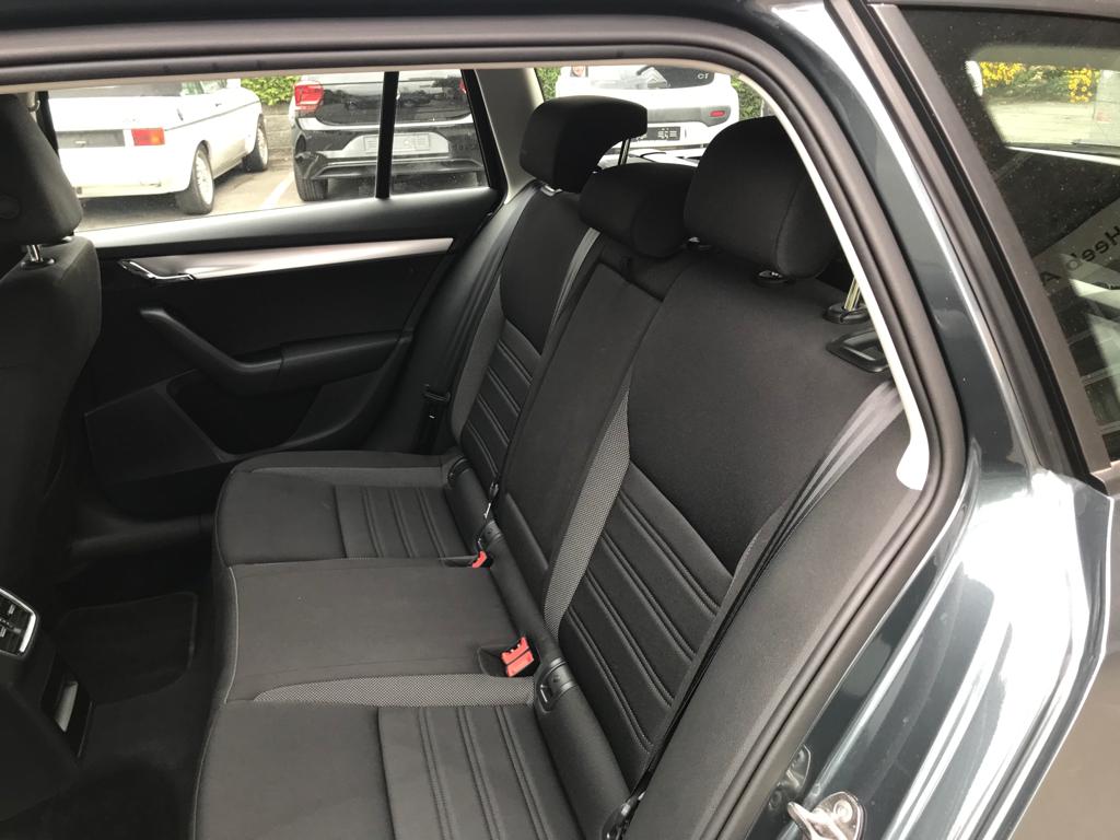 SKODA Octavia Combi 1.5 TSI ACT EVO Style-image-10