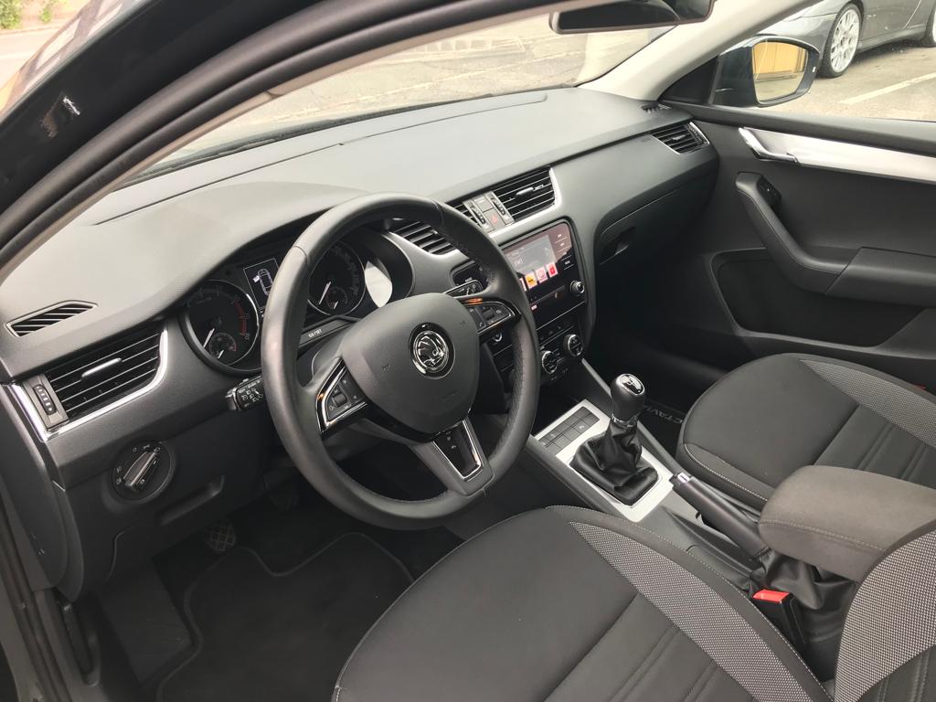 SKODA Octavia Combi 1.5 TSI ACT EVO Style-image-9