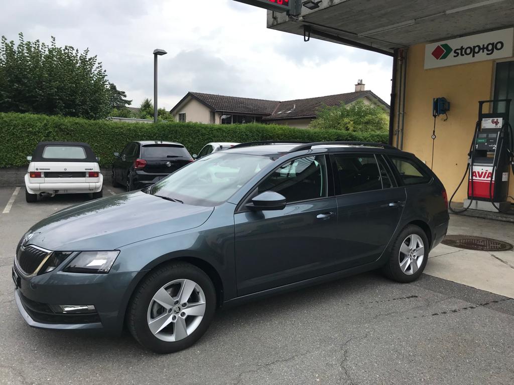 SKODA Octavia Combi 1.5 TSI ACT EVO Style-image-0