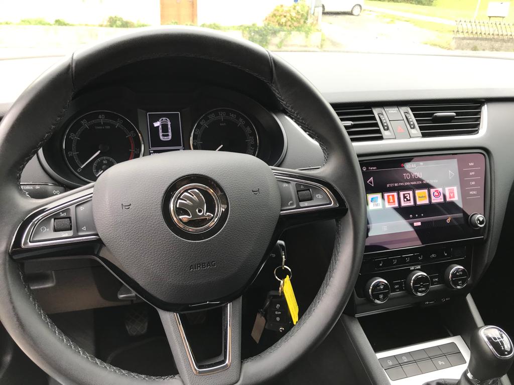 SKODA Octavia Combi 1.5 TSI ACT EVO Style-image-7