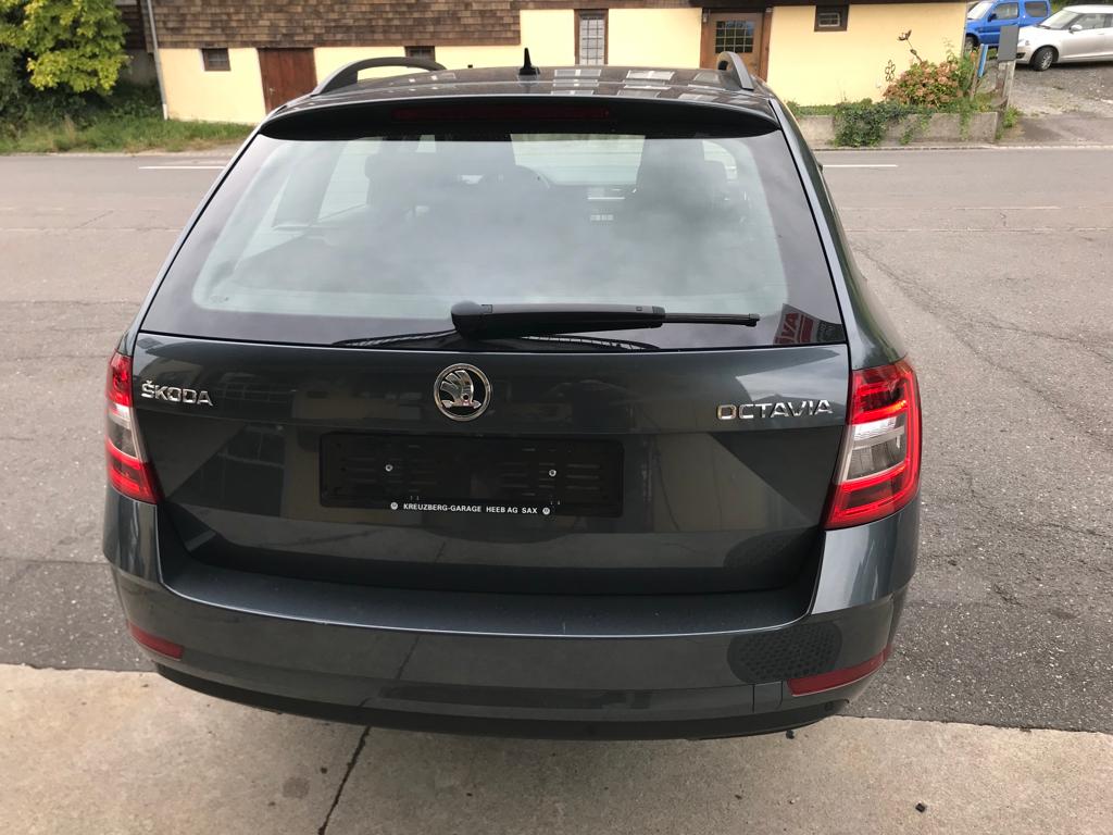 SKODA Octavia Combi 1.5 TSI ACT EVO Style-image-5