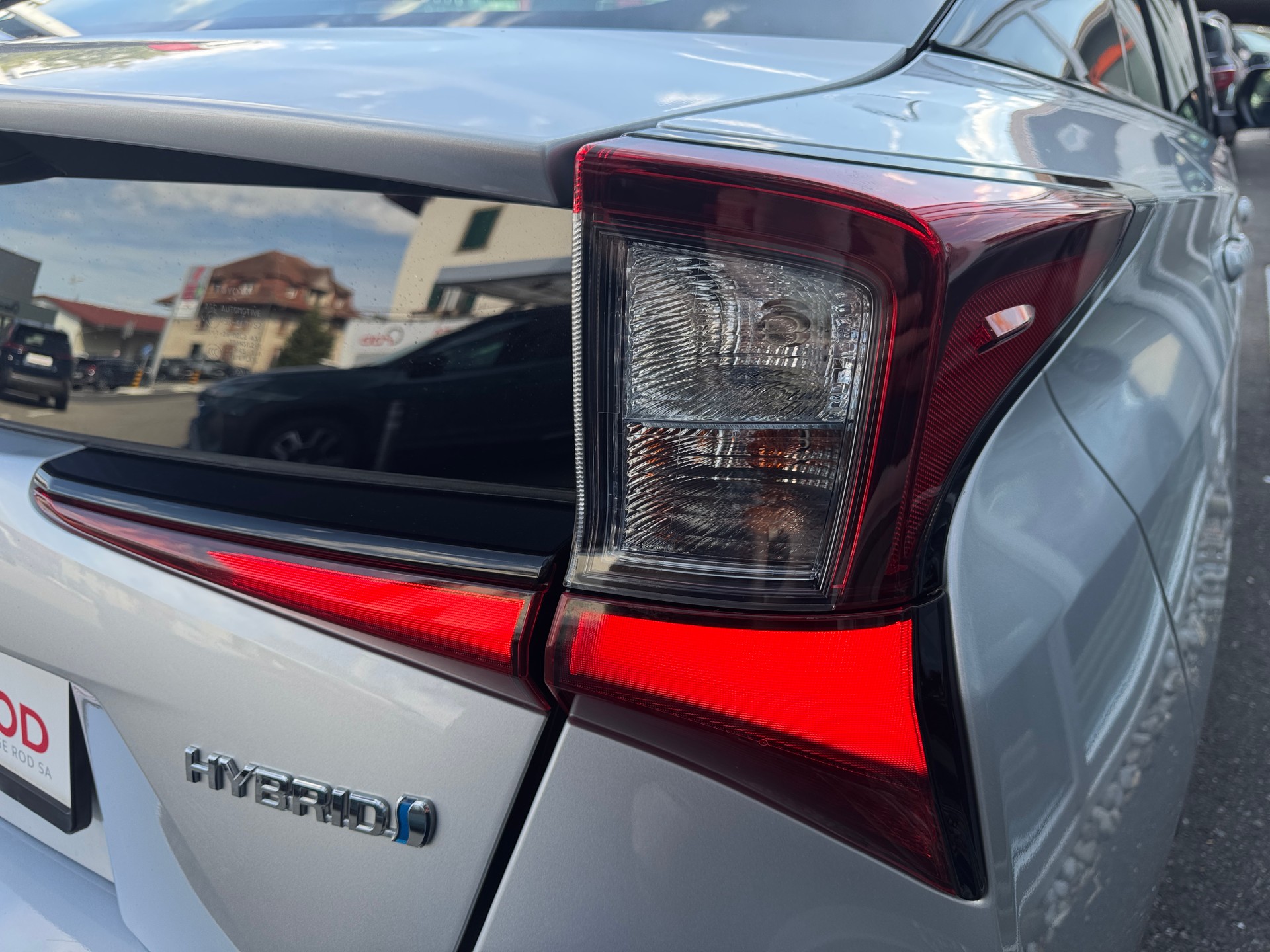 TOYOTA Prius 1.8 VVT-i HSD AWD-i Comfort-image-6