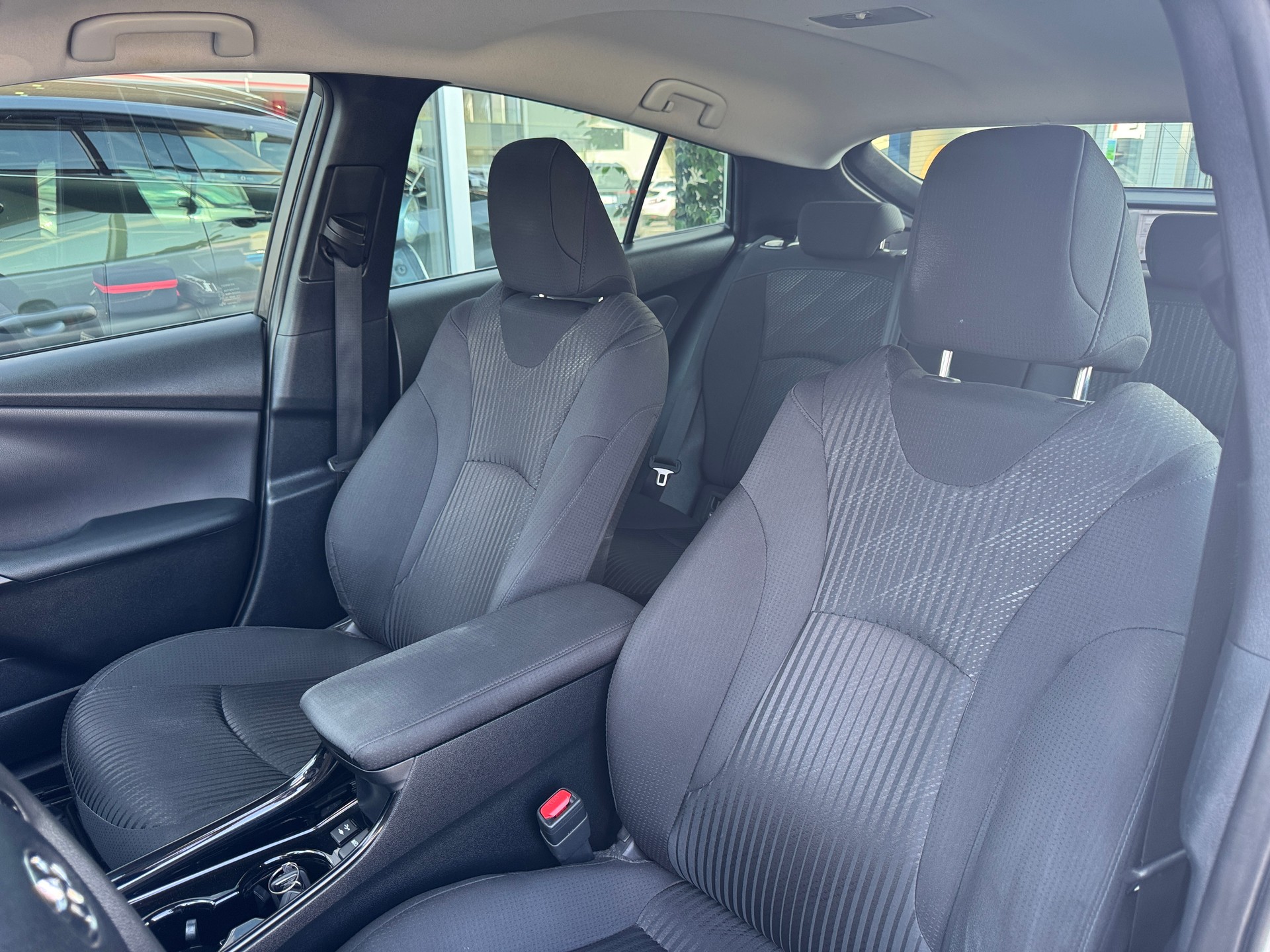 TOYOTA Prius 1.8 VVT-i HSD AWD-i Comfort-image-9