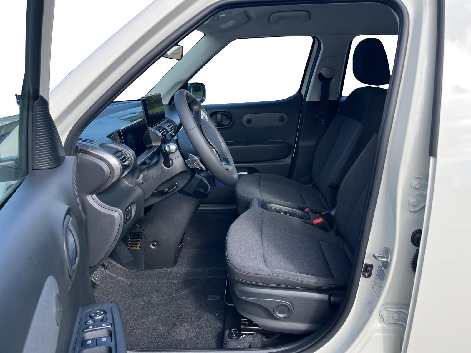 HYUNDAI Inster 49 kWh Electric Origo-image-5