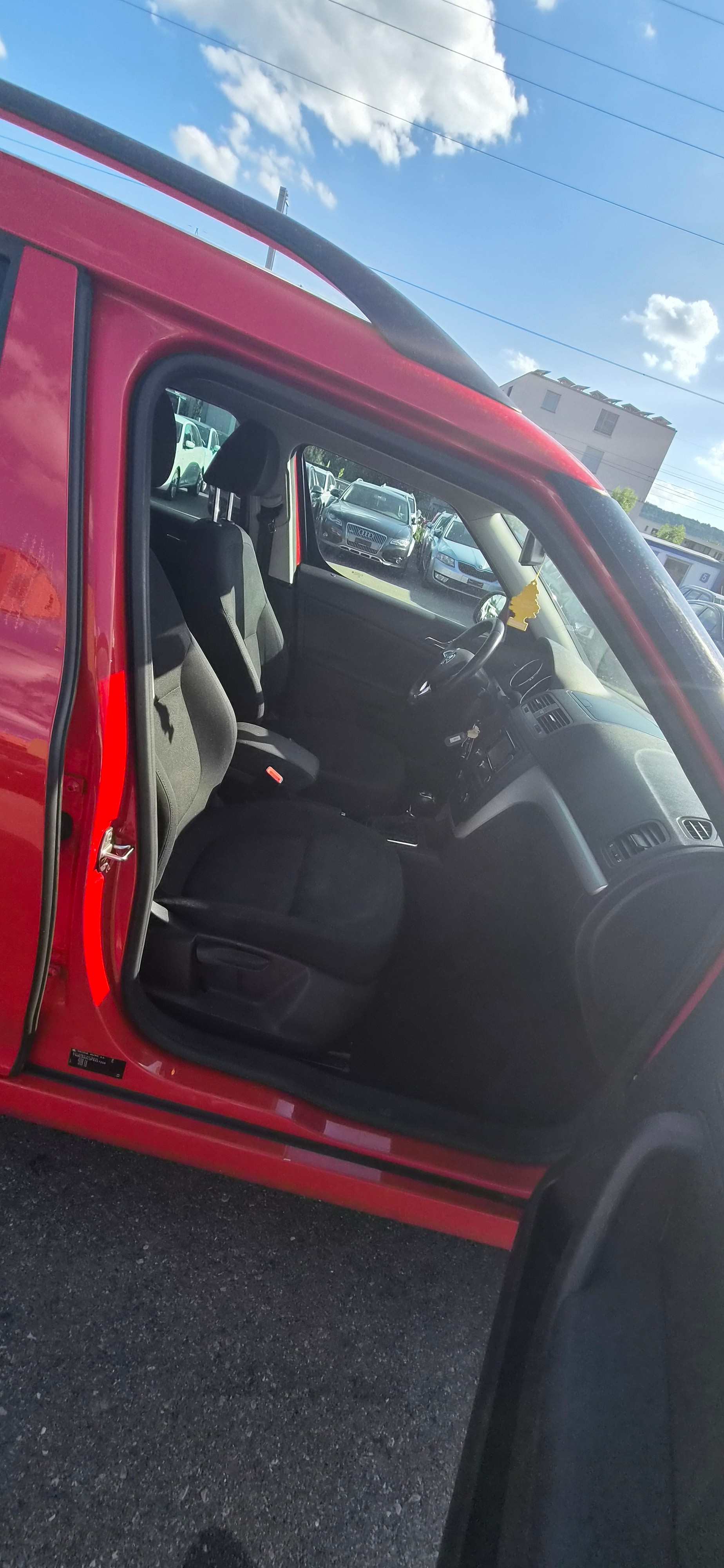 SKODA Yeti 2.0 TDI Active 4x4 DSG-image-13