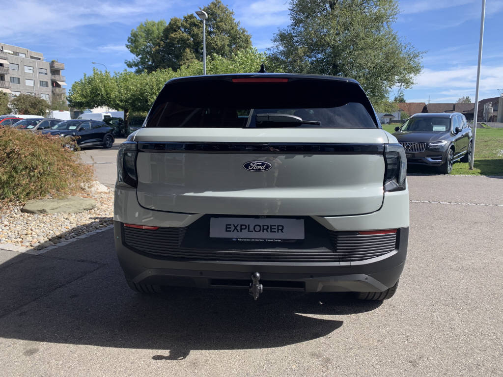 FORD Explorer Extended Range Collection AWD-image-3