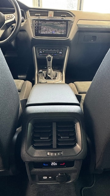 VW Tiguan 2.0TSI Life 4Motion DSG-image-11