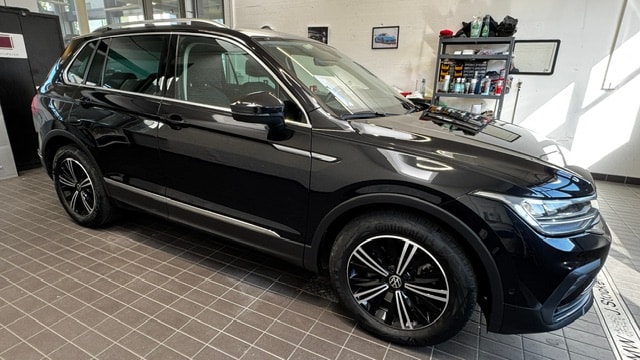VW Tiguan 2.0TSI Life 4Motion DSG-image-2