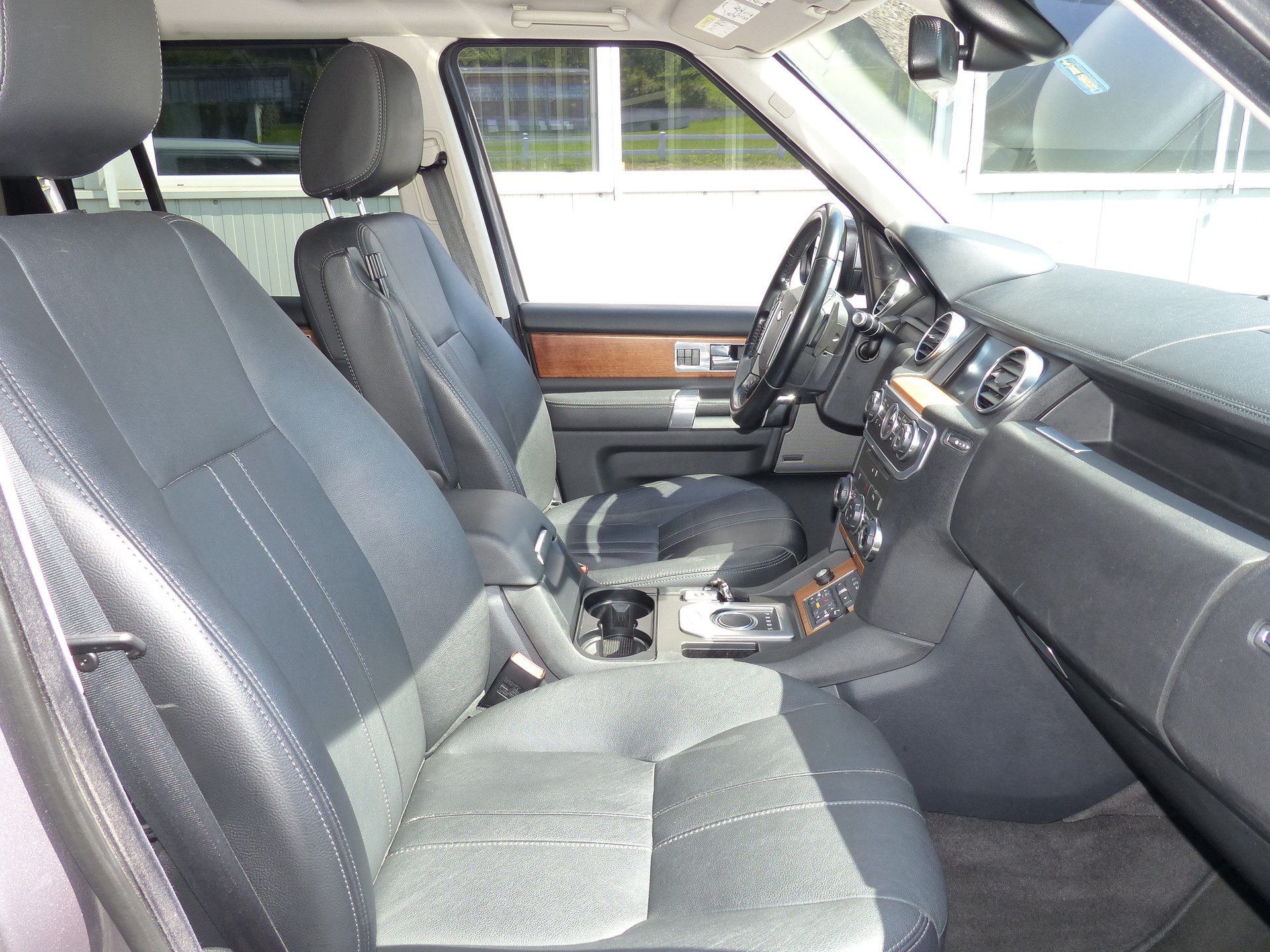 LAND ROVER 3.0 SDV6 256 HSE-image-2