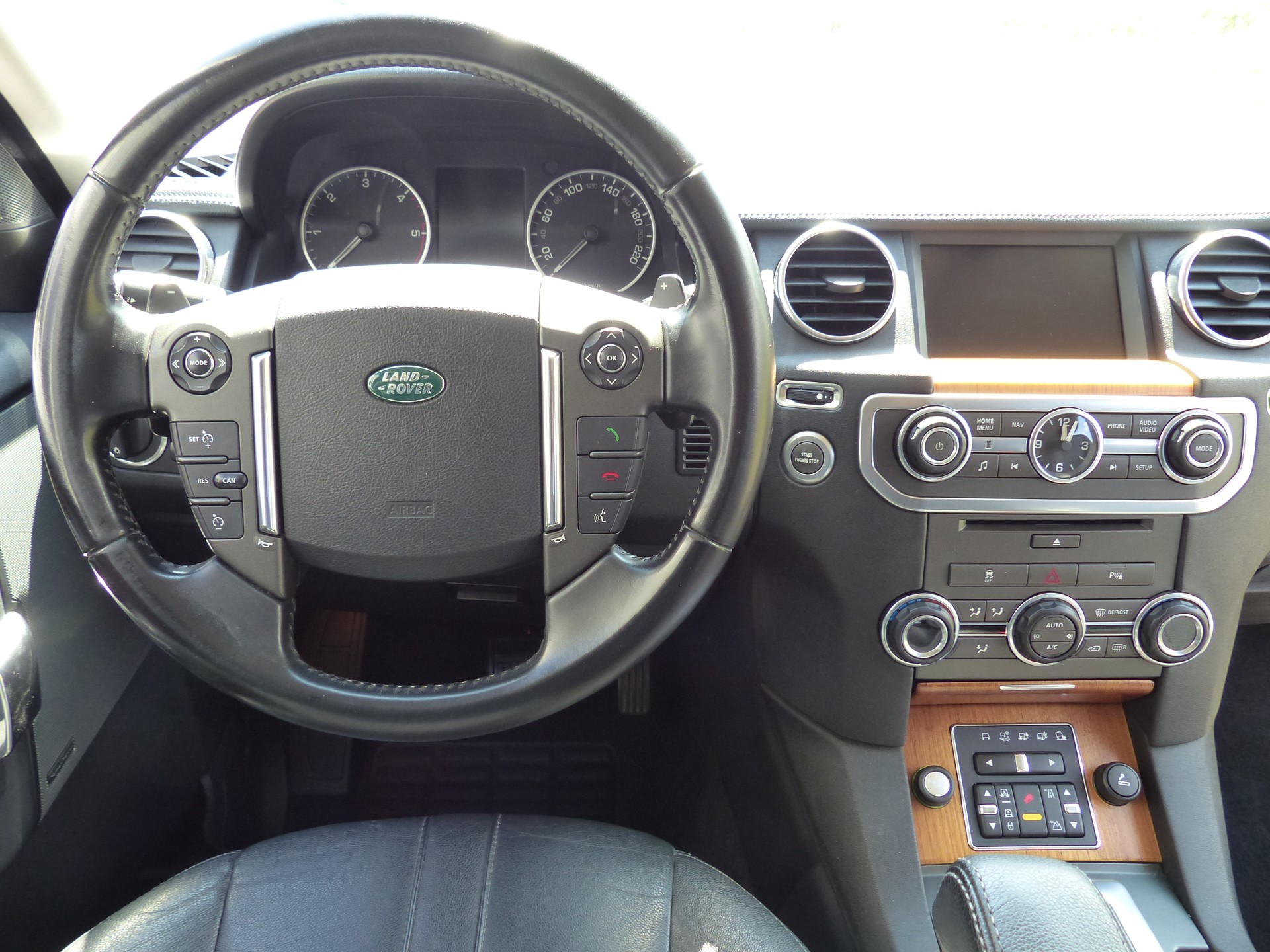 LAND ROVER 3.0 SDV6 256 HSE-image-4