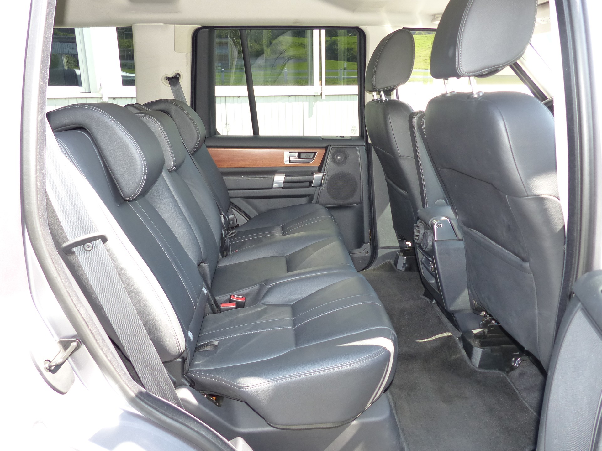 LAND ROVER 3.0 SDV6 256 HSE-image-3
