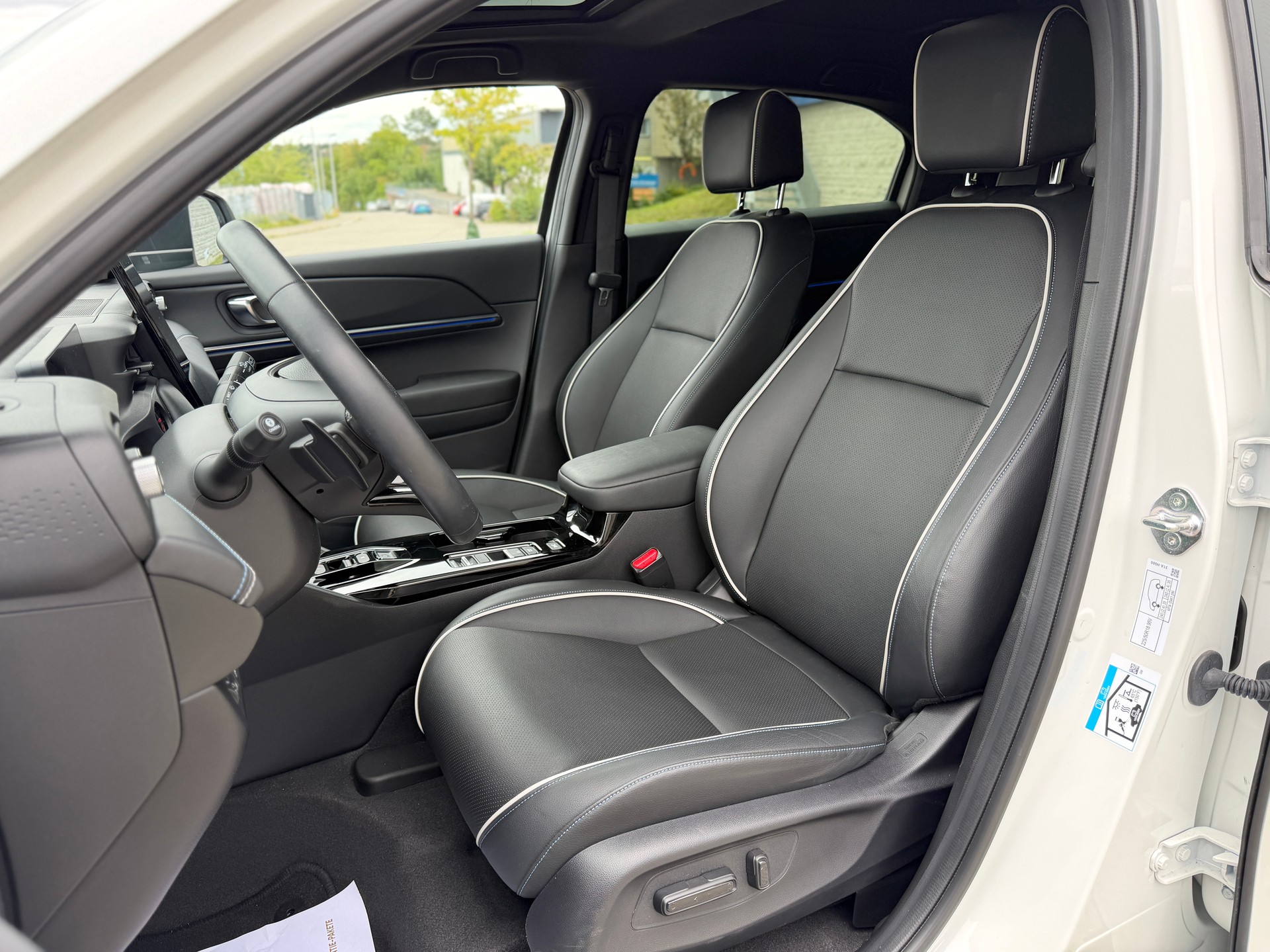 HONDA Ny1 Elegance-image-14
