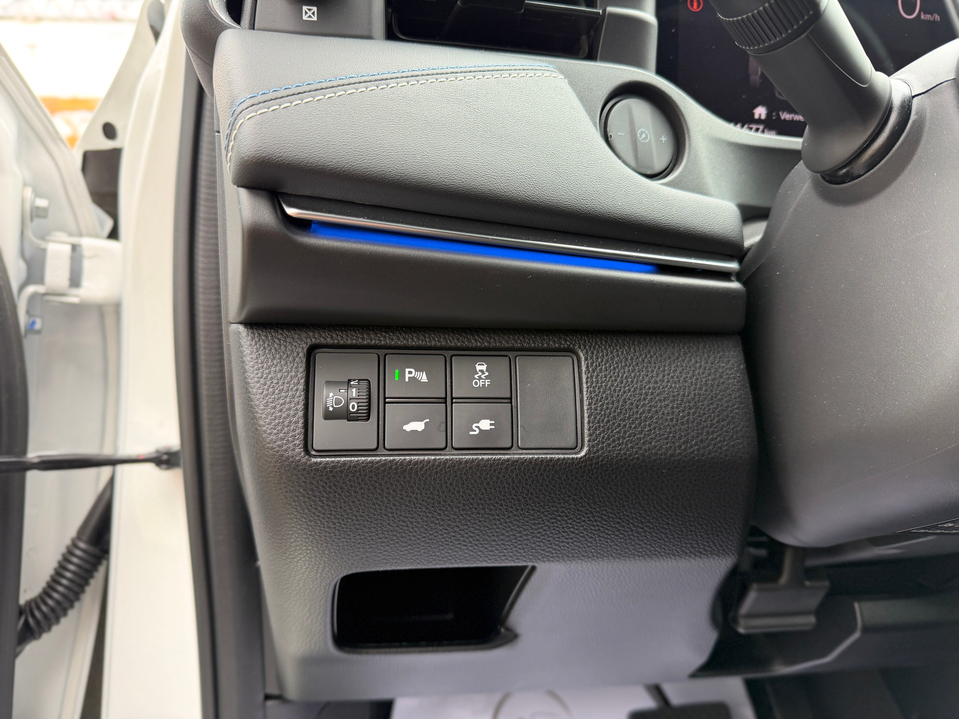 HONDA Ny1 Elegance-image-25