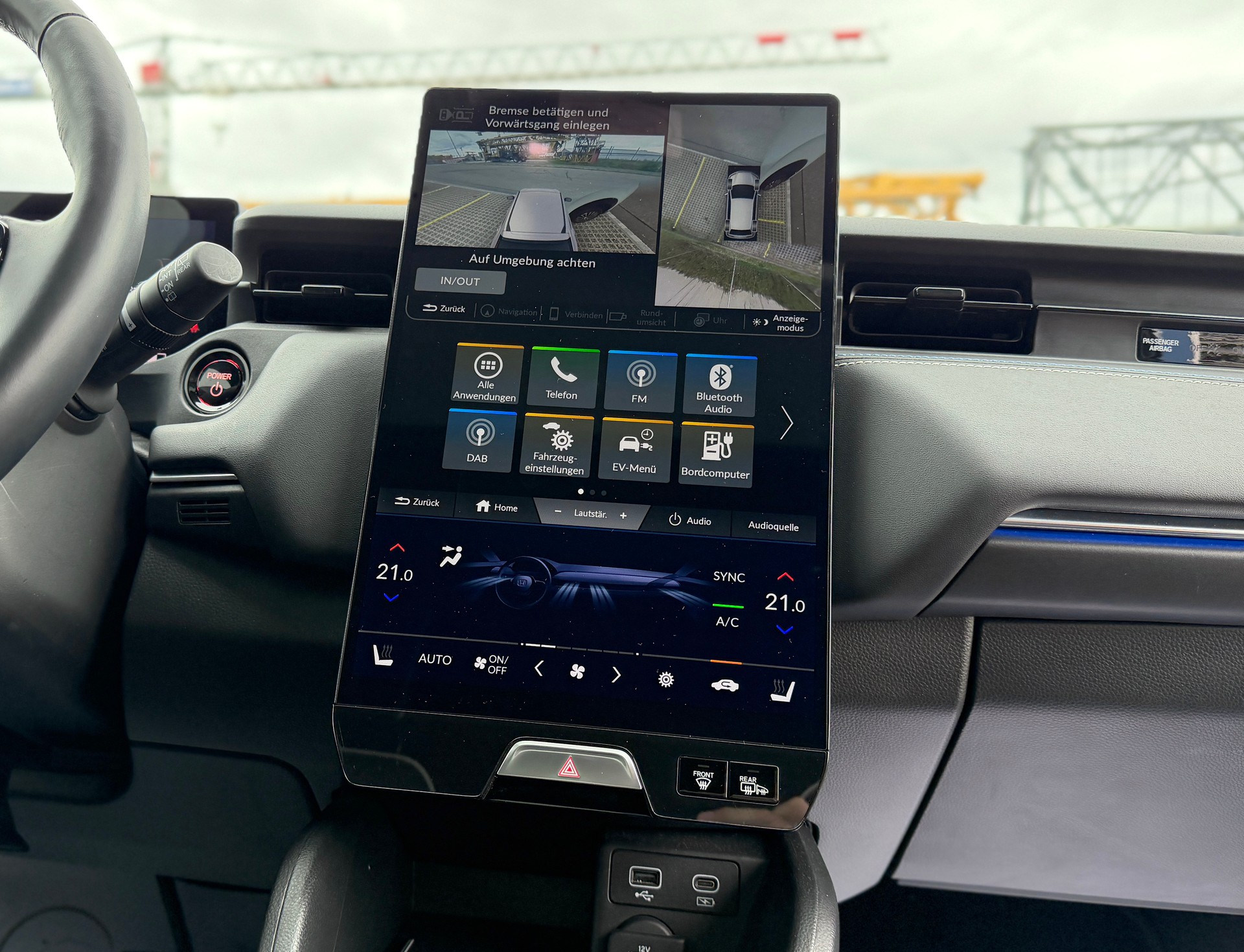 HONDA Ny1 Elegance-image-23