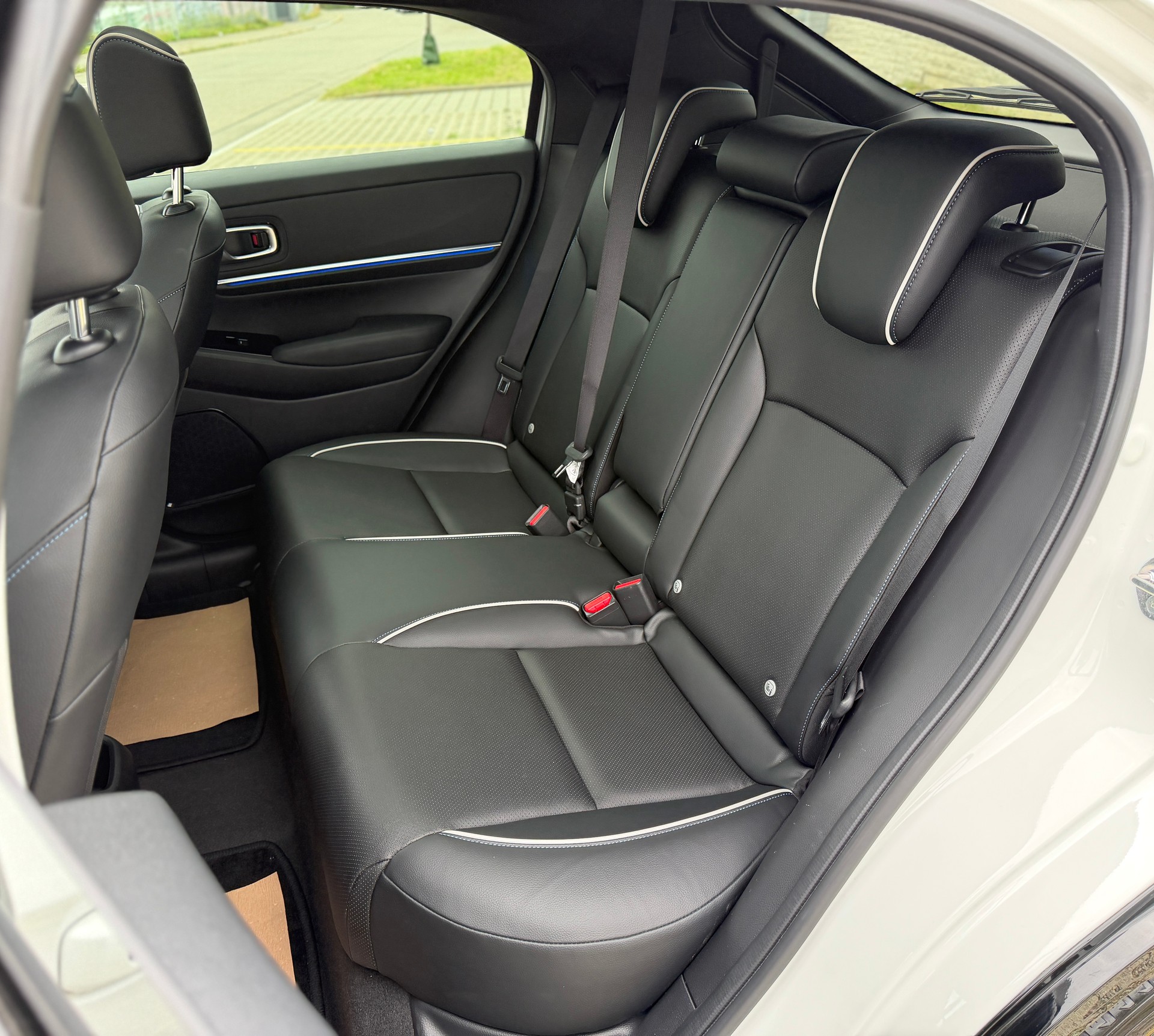 HONDA Ny1 Elegance-image-18