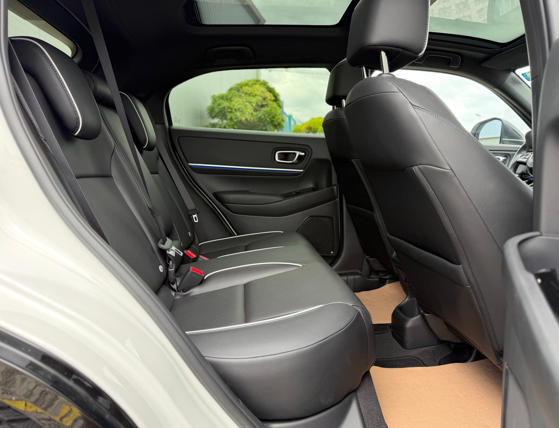 HONDA Ny1 Elegance-image-19