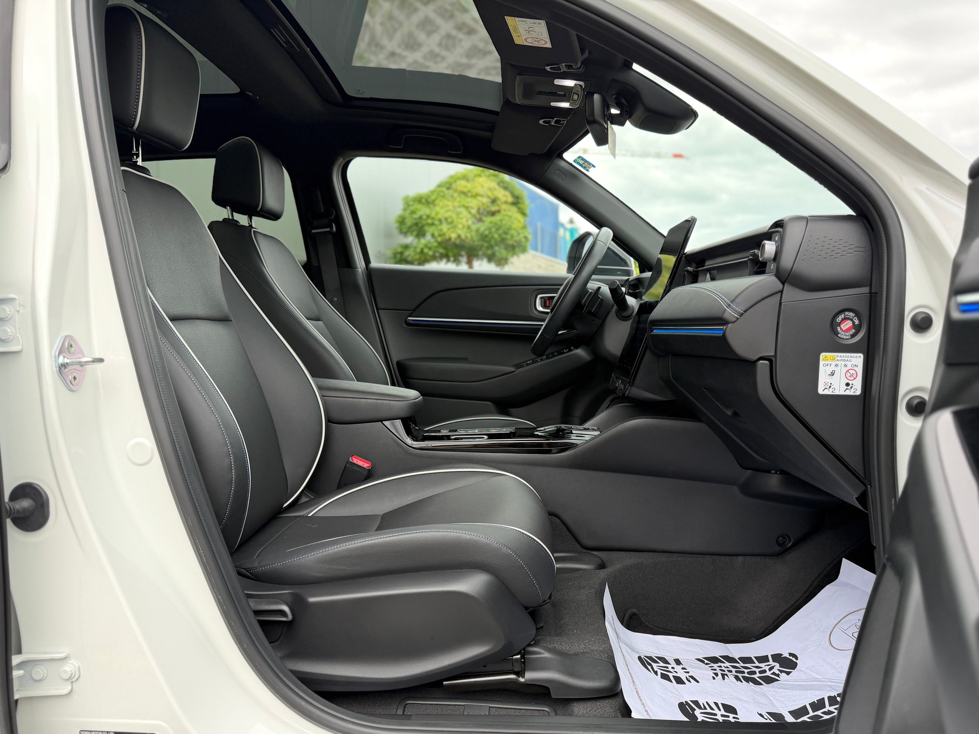 HONDA Ny1 Elegance-image-15