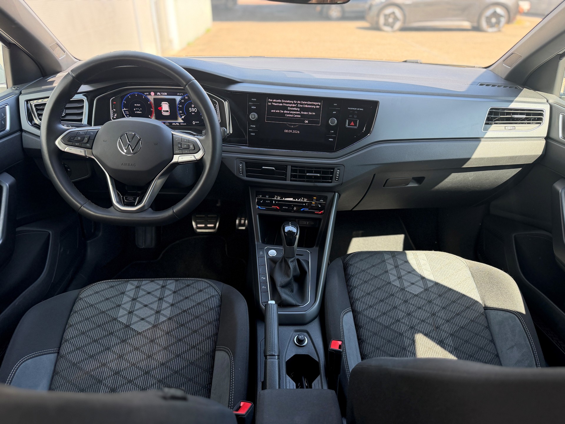 VW Polo 1.0 TSI R-Line DSG-image-8