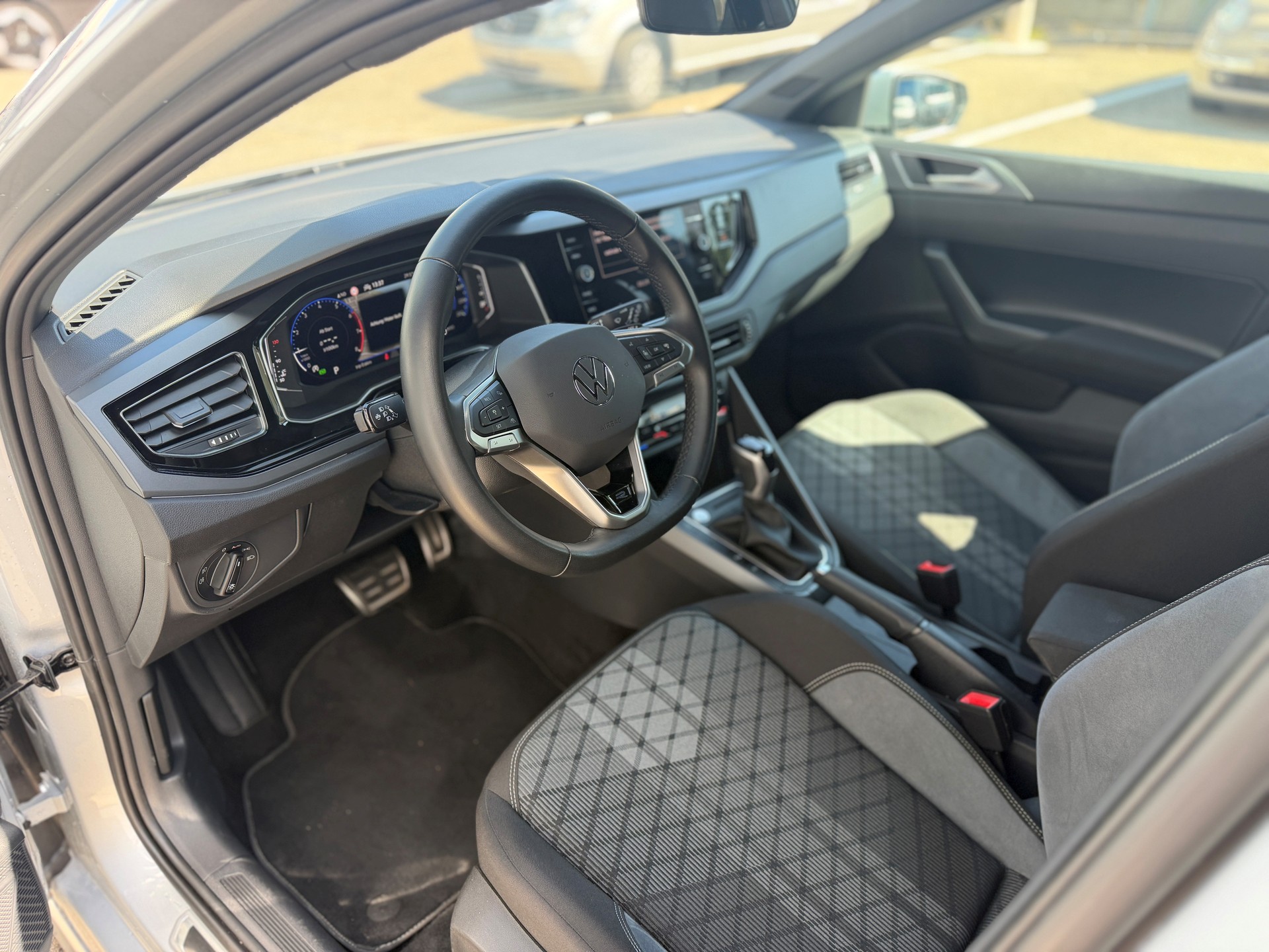 VW Polo 1.0 TSI R-Line DSG-image-9