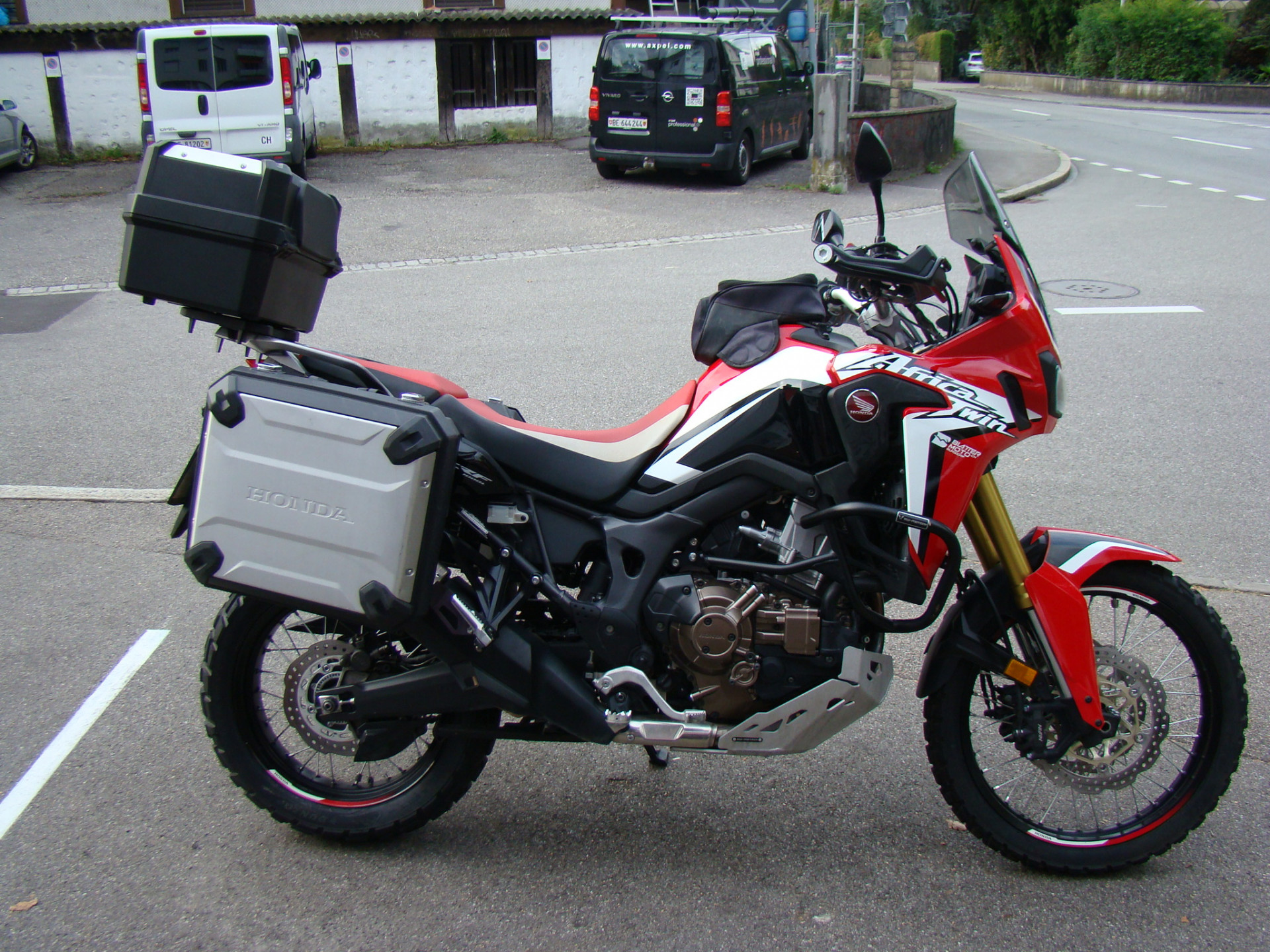 HONDA CRF 1000 L Africa Twin DCT HRC Dakar-showroom-element-3