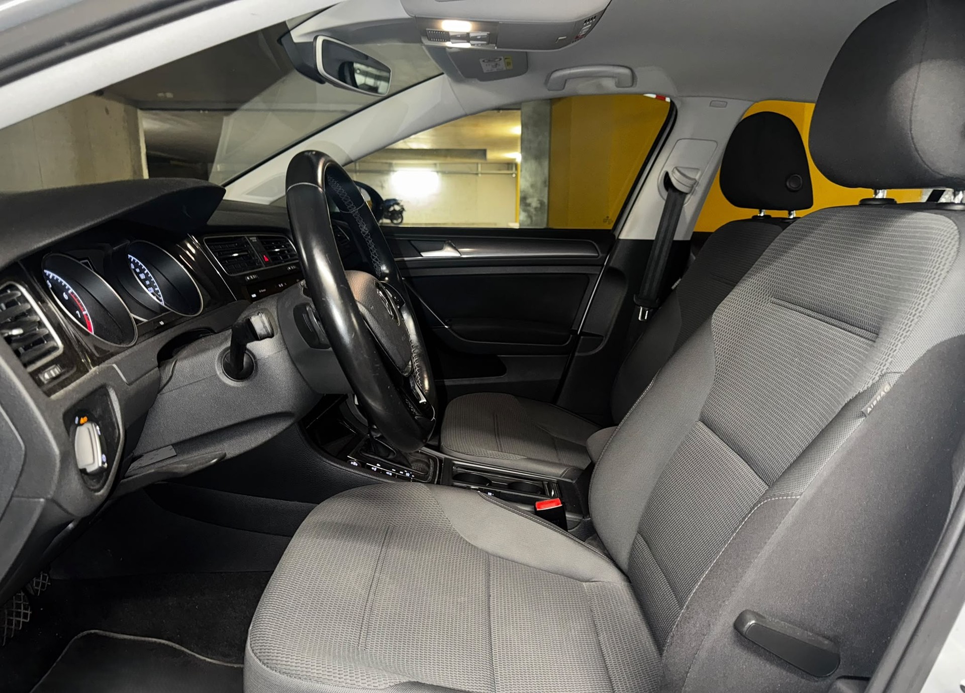 VW Golf 1.5 TSI EVO Comfortline DSG-image-9