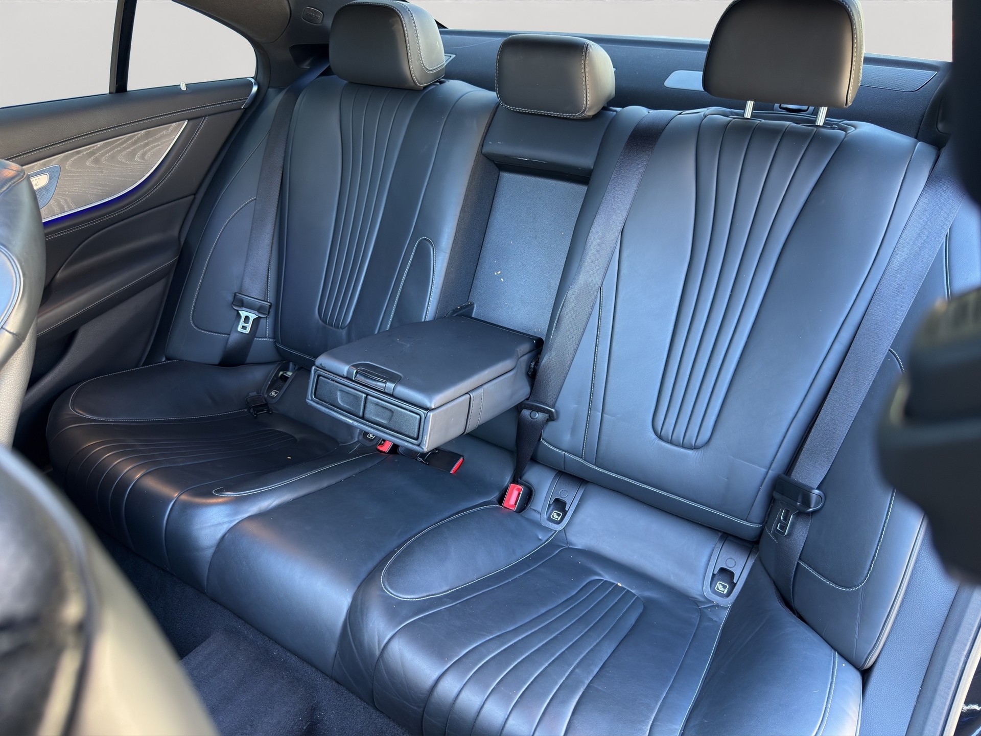 MERCEDES-BENZ CLS 450 4Matic AMG Line 9G-Tronic-image-3