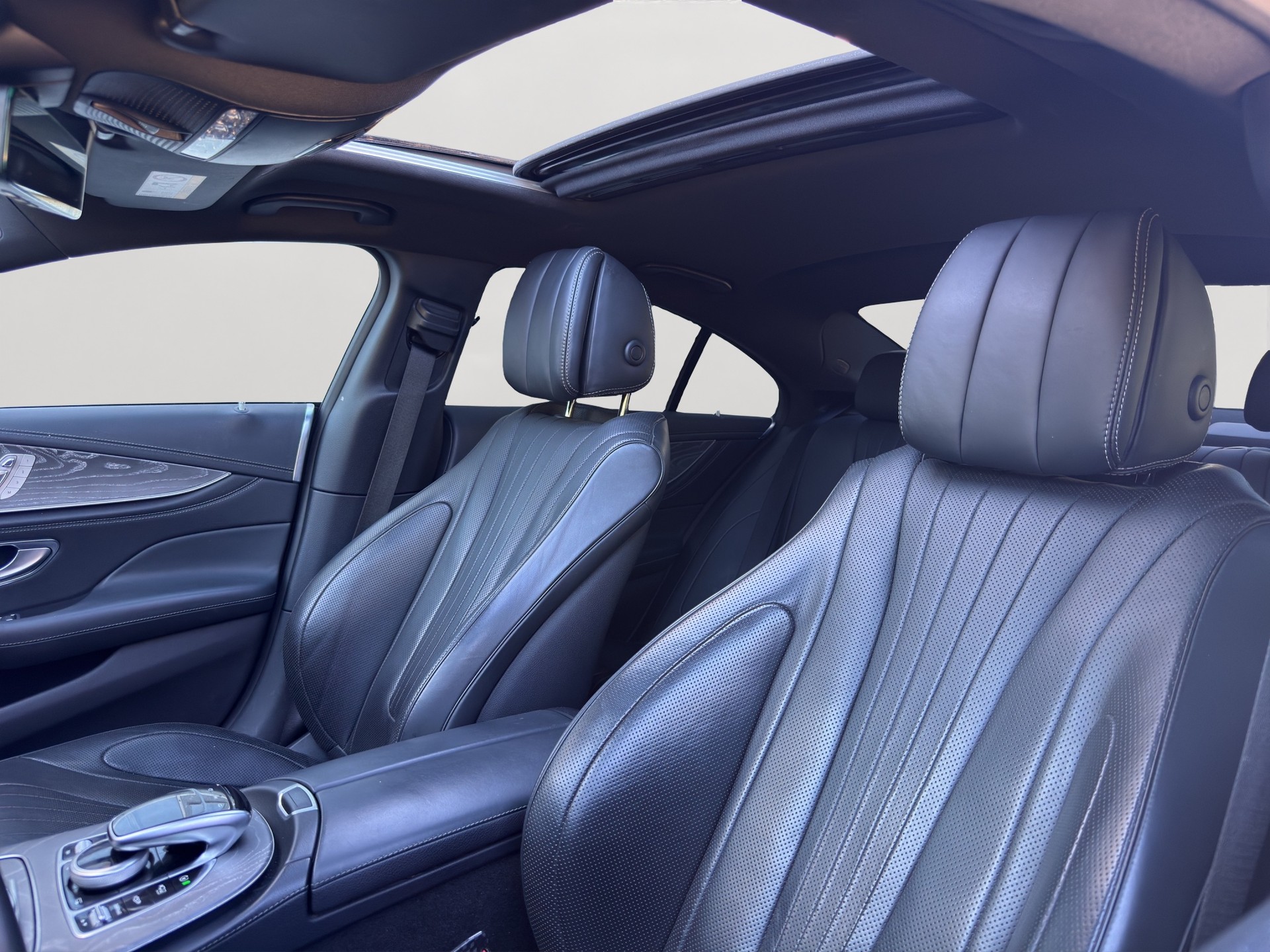 MERCEDES-BENZ CLS 450 4Matic AMG Line 9G-Tronic-image-4