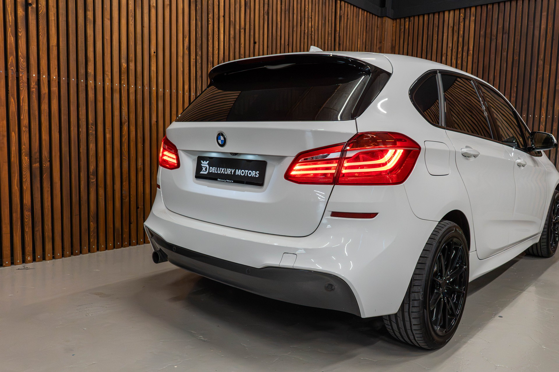 BMW 225xe Active Tourer-image-5
