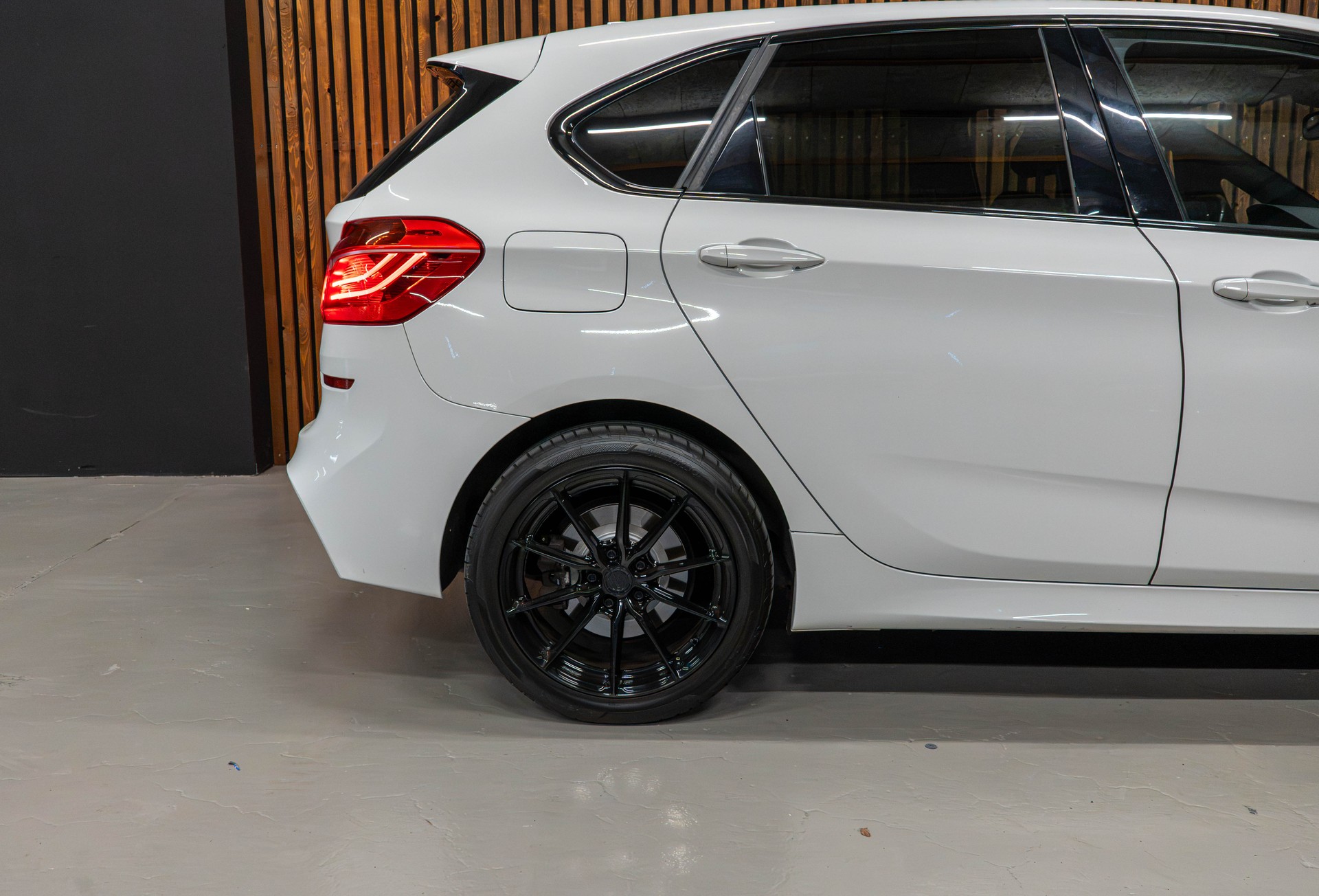 BMW 225xe Active Tourer-image-8