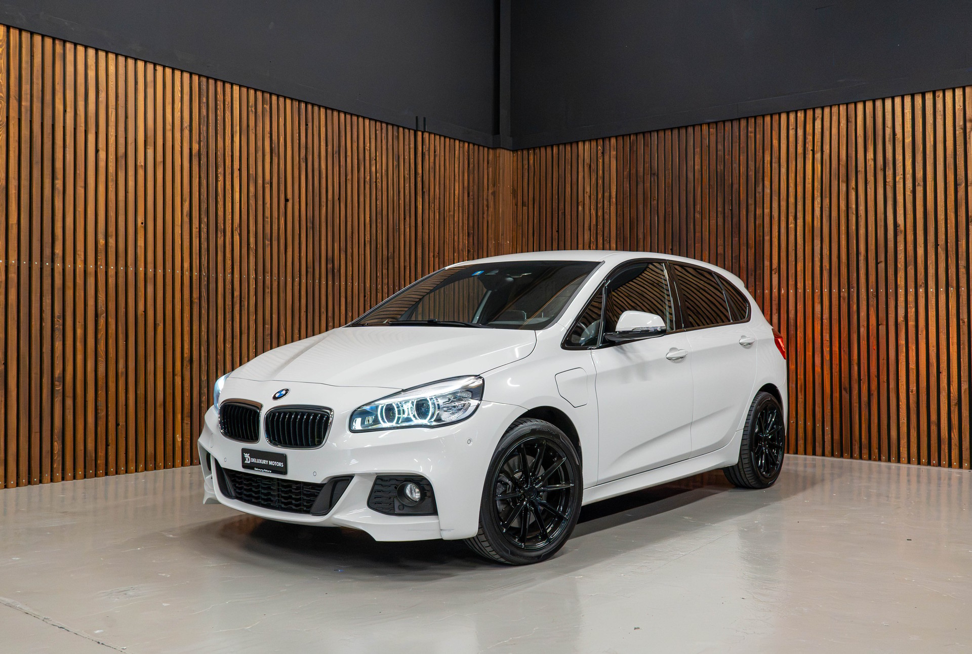 BMW 225xe Active Tourer-image-0