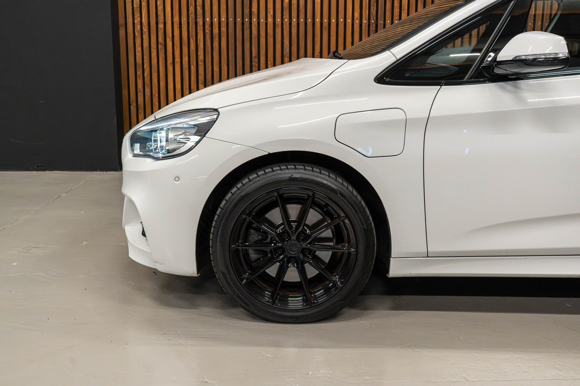 BMW 225xe Active Tourer-image-10