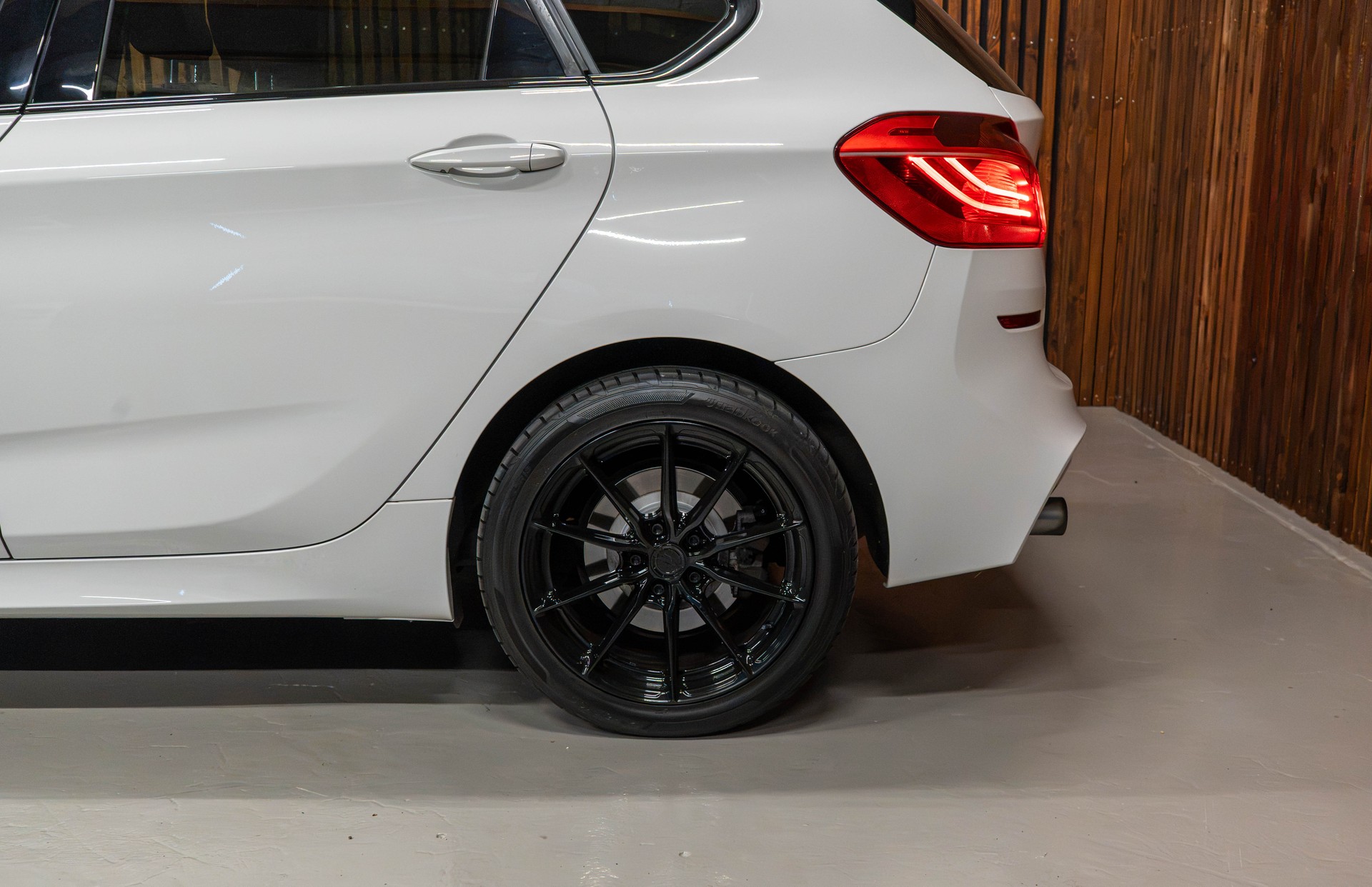 BMW 225xe Active Tourer-image-11