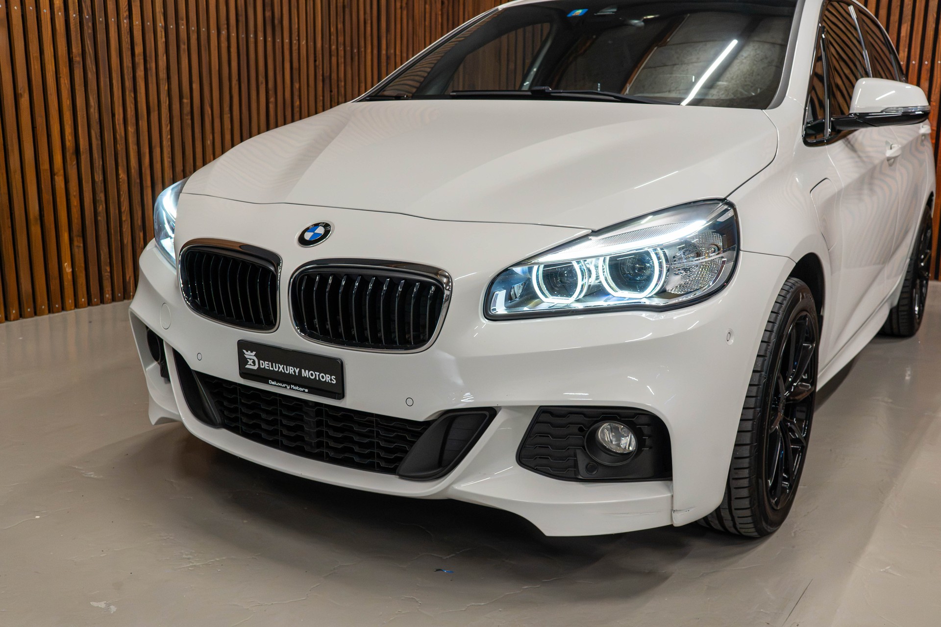 BMW 225xe Active Tourer-image-4