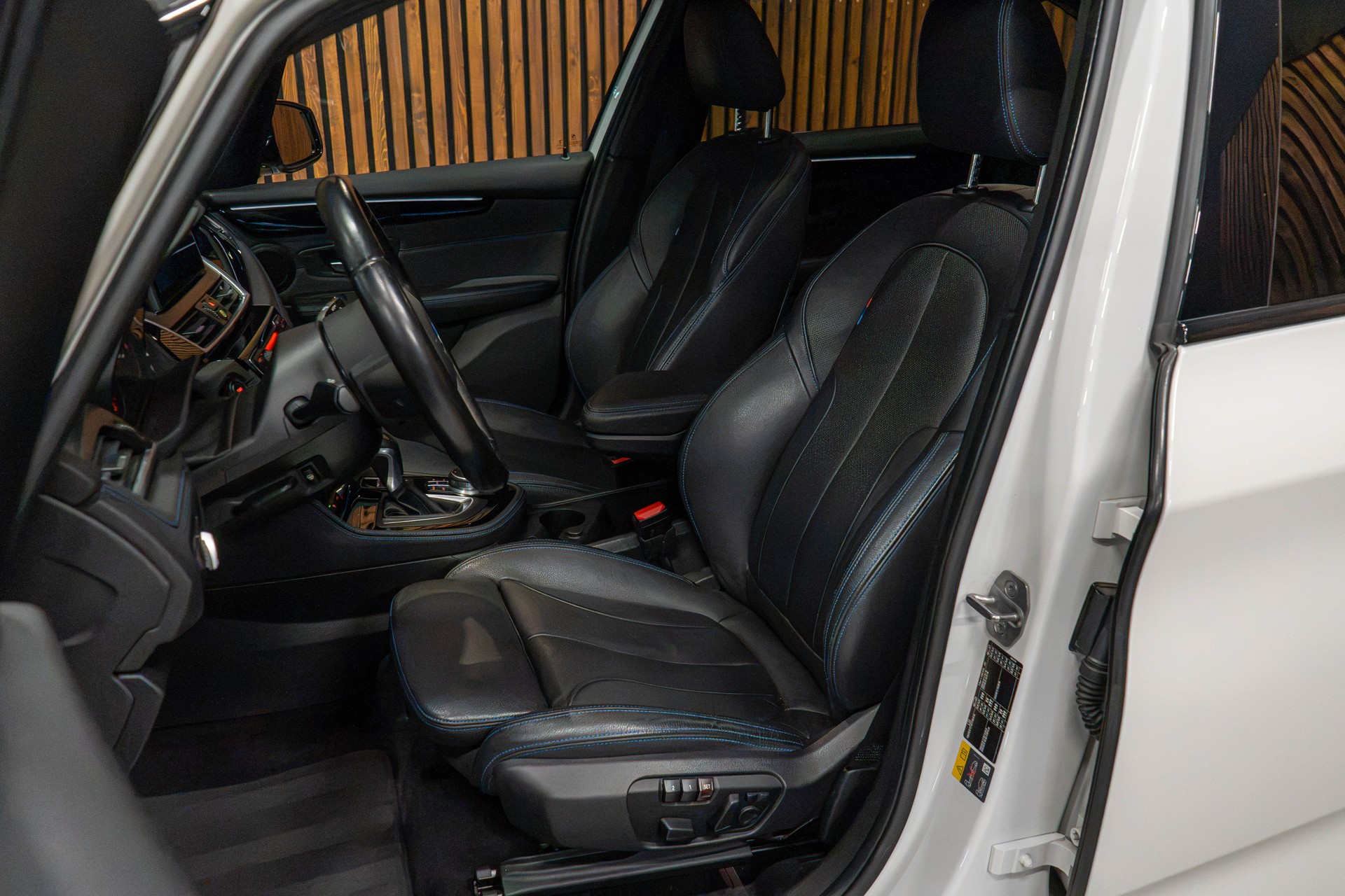 BMW 225xe Active Tourer-image-14