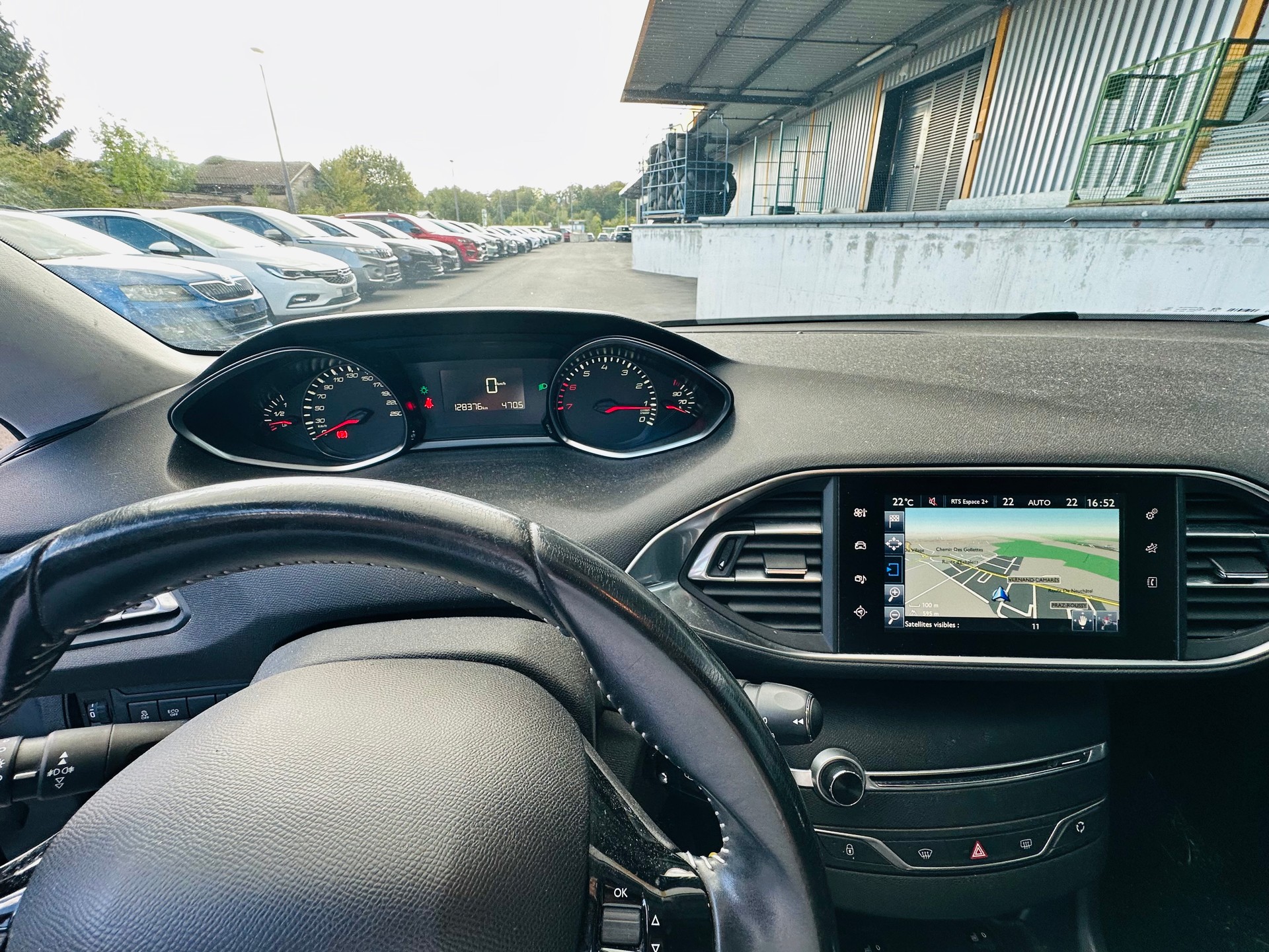 PEUGEOT 308 SW 1.2 THP Style-image-9
